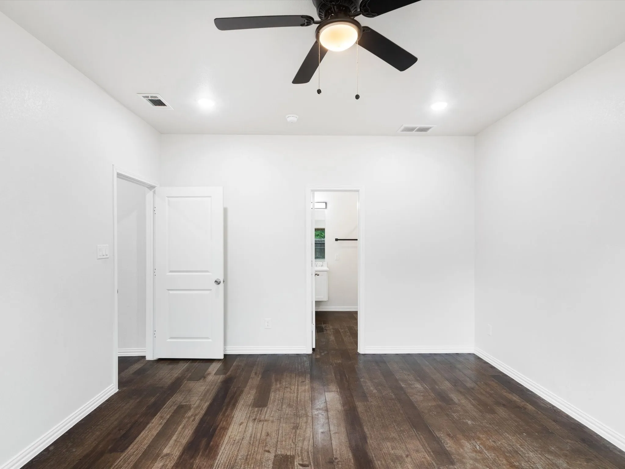 Single Family Residence For Sale in Tarrant County , 5832 Humbert Avenue, Fort Worth, Texas 76107, 4 Bedroom, 2 Bathroom, 2 Garage spaces, 1,749 Sqft, built in 2023, mls#21341054, Real Estate Agent in Fort Worth, Homes For Sale in Tarrant county, Homes For Sale in Fort Worth, Realtor in Fort Worth Texas, Real Estate Brokerage Independent Realty Texas, Luminita Cordes Realtor
