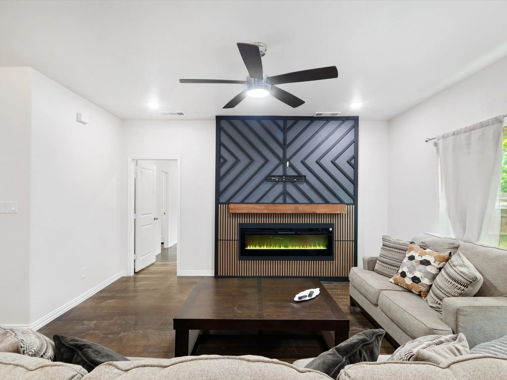 Single Family Residence For Sale in Tarrant County , 5832 Humbert Avenue, Fort Worth, Texas 76107, 4 Bedroom, 2 Bathroom, 2 Garage spaces, 1,749 Sqft, built in 2023, mls#21341054, Real Estate Agent in Fort Worth, Homes For Sale in Tarrant county, Homes For Sale in Fort Worth, Realtor in Fort Worth Texas, Real Estate Brokerage Independent Realty Texas, Luminita Cordes Realtor