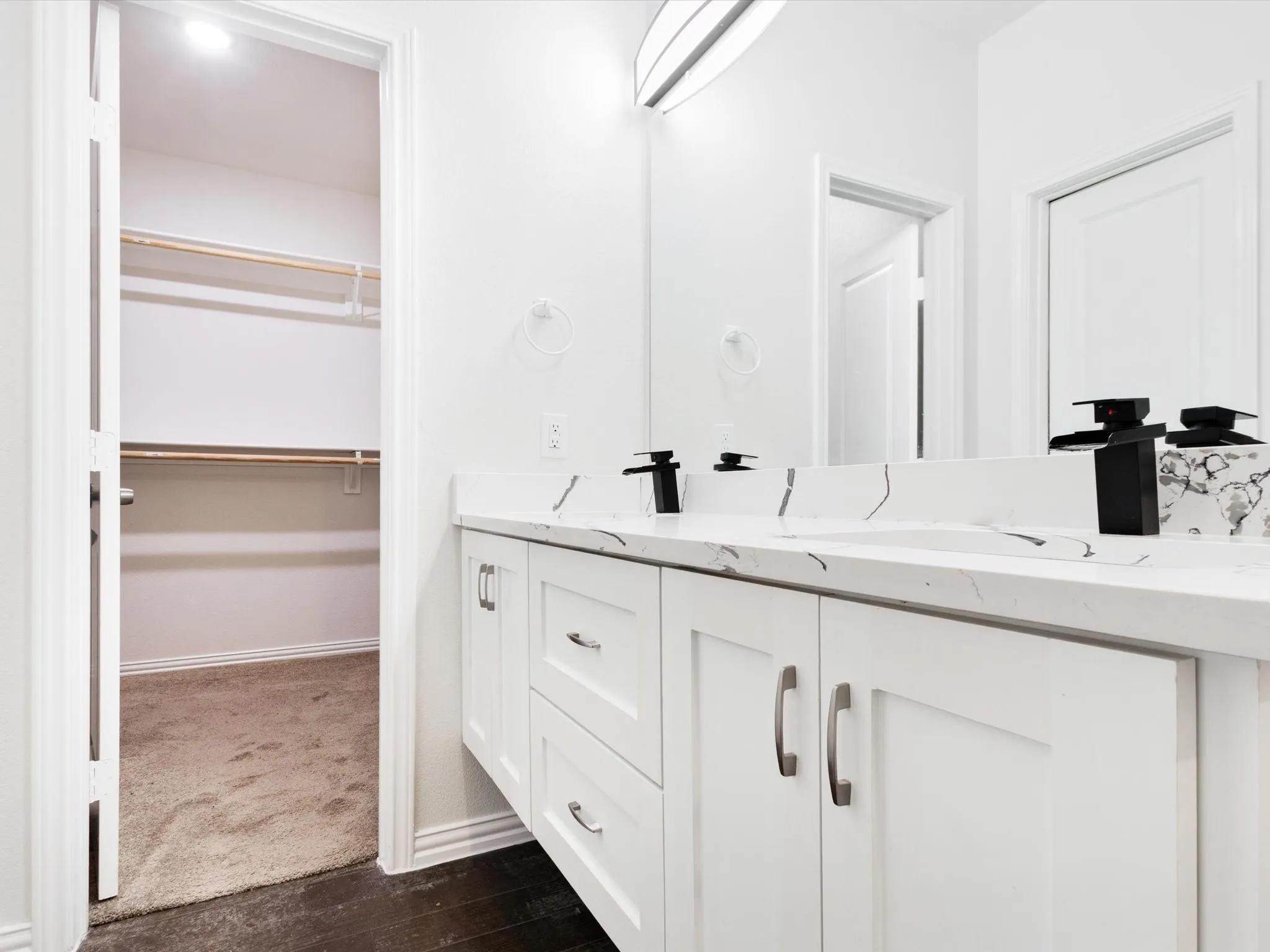Single Family Residence For Sale in Tarrant County , 5832 Humbert Avenue, Fort Worth, Texas 76107, 4 Bedroom, 2 Bathroom, 2 Garage spaces, 1,749 Sqft, built in 2023, mls#21341054, Real Estate Agent in Fort Worth, Homes For Sale in Tarrant county, Homes For Sale in Fort Worth, Realtor in Fort Worth Texas, Real Estate Brokerage Independent Realty Texas, Luminita Cordes Realtor