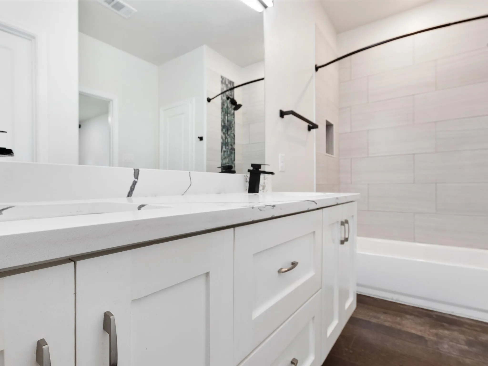 Single Family Residence For Sale in Tarrant County , 5832 Humbert Avenue, Fort Worth, Texas 76107, 4 Bedroom, 2 Bathroom, 2 Garage spaces, 1,749 Sqft, built in 2023, mls#21341054, Real Estate Agent in Fort Worth, Homes For Sale in Tarrant county, Homes For Sale in Fort Worth, Realtor in Fort Worth Texas, Real Estate Brokerage Independent Realty Texas, Luminita Cordes Realtor