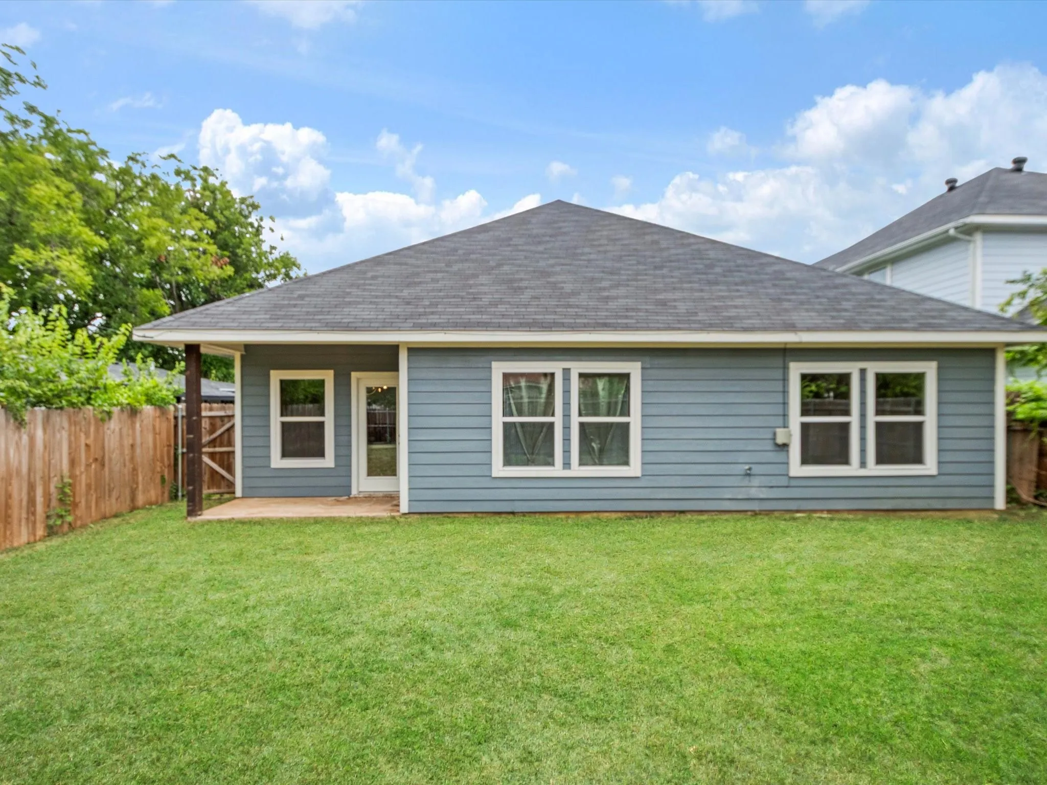Single Family Residence For Sale in Tarrant County , 5832 Humbert Avenue, Fort Worth, Texas 76107, 4 Bedroom, 2 Bathroom, 2 Garage spaces, 1,749 Sqft, built in 2023, mls#21341054, Real Estate Agent in Fort Worth, Homes For Sale in Tarrant county, Homes For Sale in Fort Worth, Realtor in Fort Worth Texas, Real Estate Brokerage Independent Realty Texas, Luminita Cordes Realtor