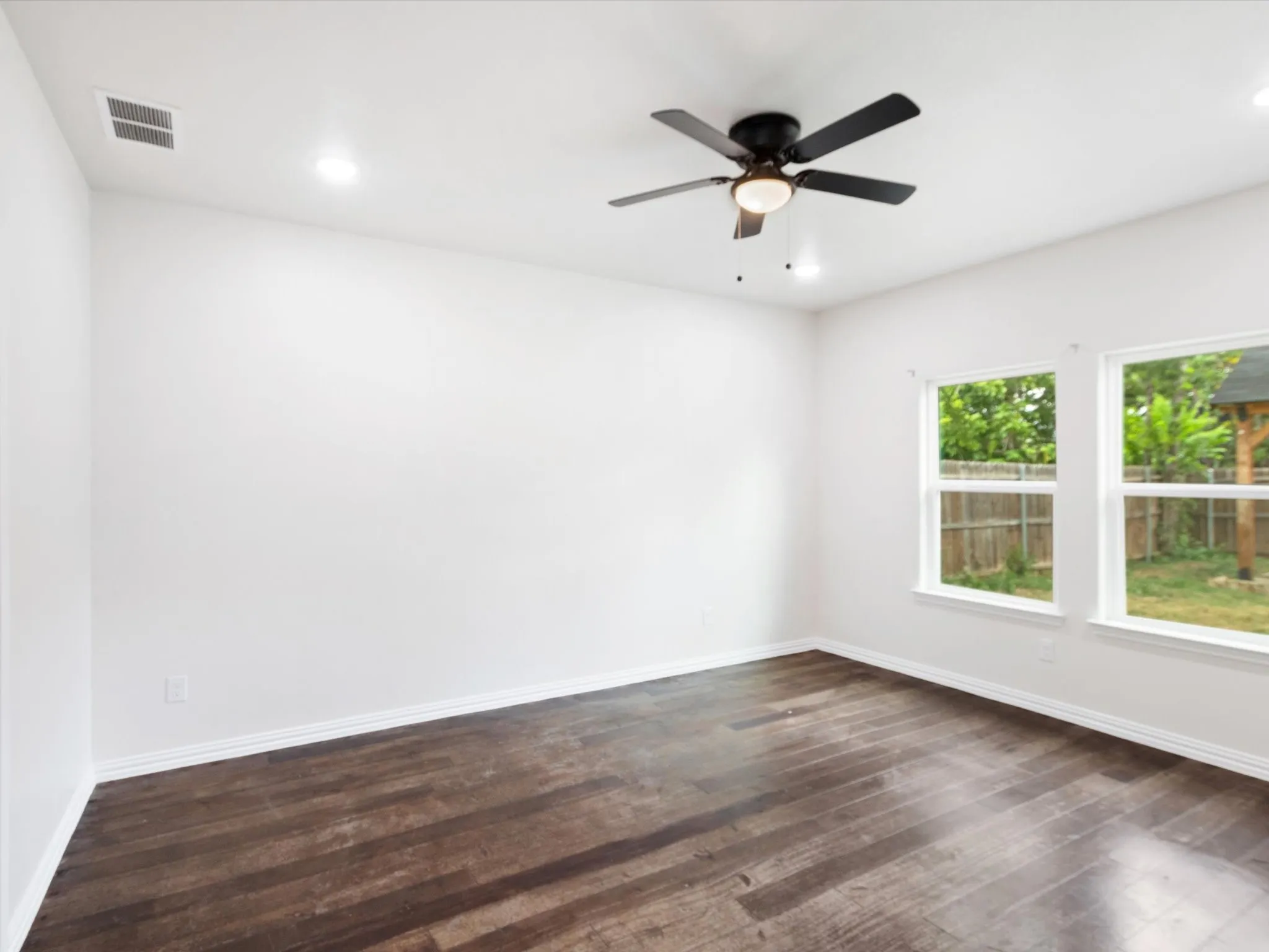 Single Family Residence For Sale in Tarrant County , 5832 Humbert Avenue, Fort Worth, Texas 76107, 4 Bedroom, 2 Bathroom, 2 Garage spaces, 1,749 Sqft, built in 2023, mls#21341054, Real Estate Agent in Fort Worth, Homes For Sale in Tarrant county, Homes For Sale in Fort Worth, Realtor in Fort Worth Texas, Real Estate Brokerage Independent Realty Texas, Luminita Cordes Realtor