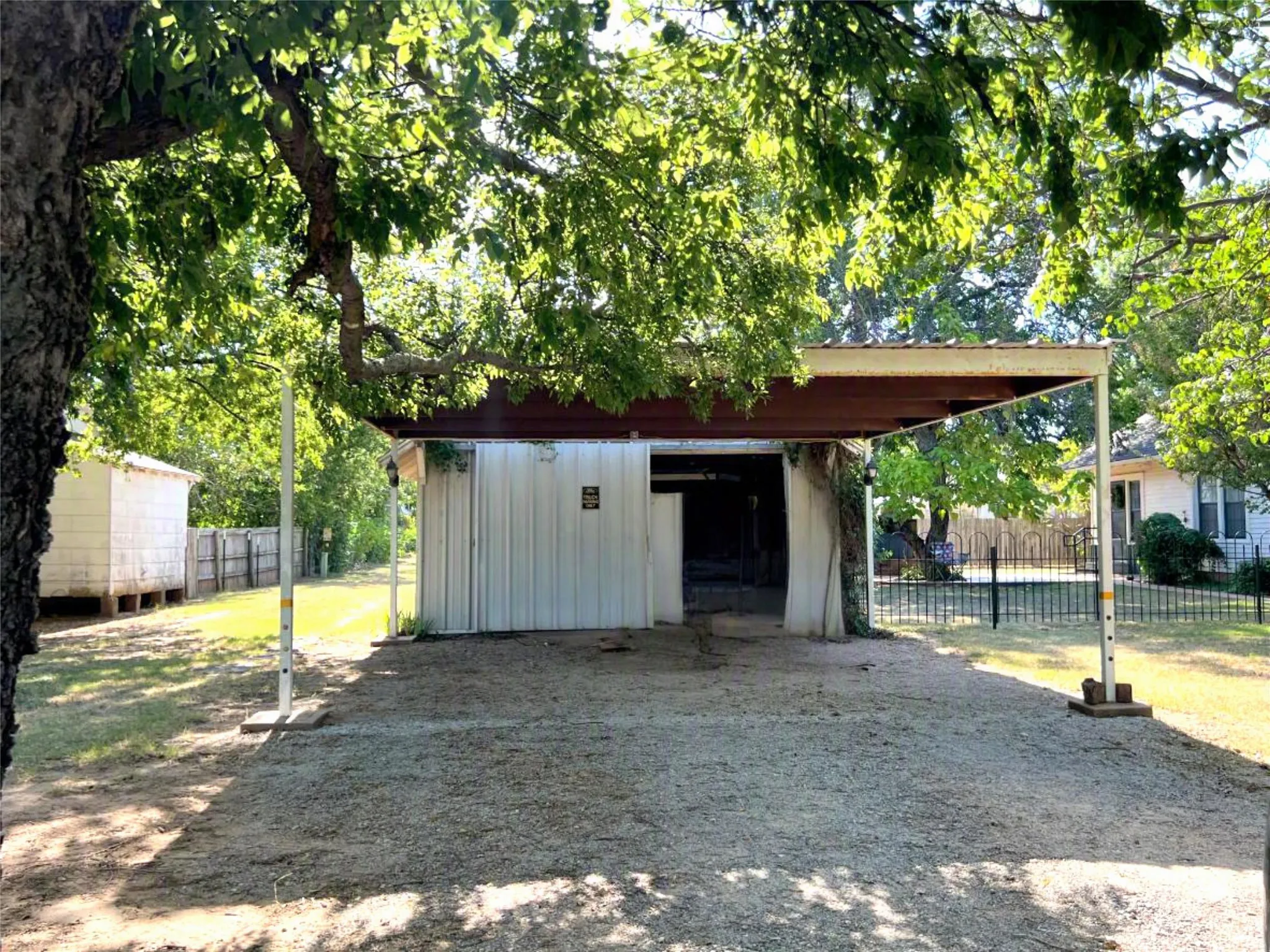 Single Family Residence For Sale in Clay County , 715 E Ikard Street, Henrietta, Texas 76365, 3 Bedrooms, 1 Bathroom, Garage spaces, 1,532 Sqft, built in 1917, Price $214,000, mls#21345412, Real Estate Agent in Henrietta, Homes For Sale in Clay county, Homes For Sale in Henrietta, Realtor in Henrietta Texas, Real Estate Brokerage Independent Realty Texas, Luminita Cordes Realtor
