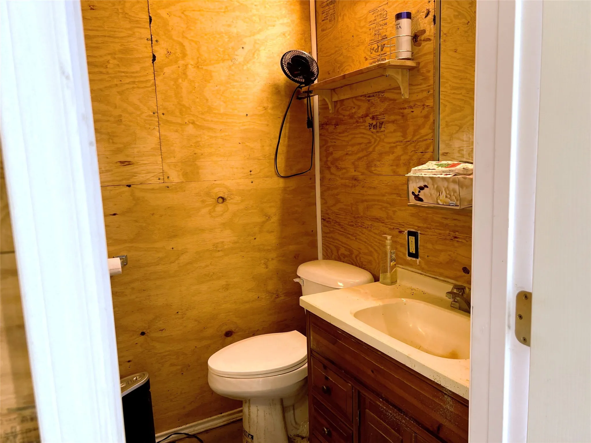 Single Family Residence For Sale in Clay County , 715 E Ikard Street, Henrietta, Texas 76365, 3 Bedrooms, 1 Bathroom, Garage spaces, 1,532 Sqft, built in 1917, Price $214,000, mls#21345412, Real Estate Agent in Henrietta, Homes For Sale in Clay county, Homes For Sale in Henrietta, Realtor in Henrietta Texas, Real Estate Brokerage Independent Realty Texas, Luminita Cordes Realtor