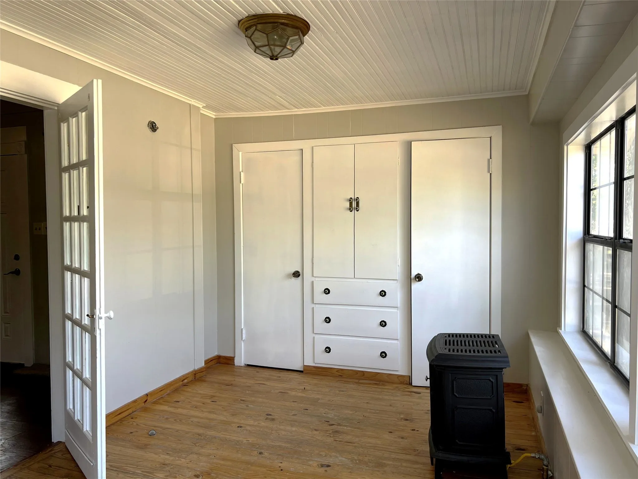 Single Family Residence For Sale in Clay County , 715 E Ikard Street, Henrietta, Texas 76365, 3 Bedrooms, 1 Bathroom, Garage spaces, 1,532 Sqft, built in 1917, Price $214,000, mls#21345412, Real Estate Agent in Henrietta, Homes For Sale in Clay county, Homes For Sale in Henrietta, Realtor in Henrietta Texas, Real Estate Brokerage Independent Realty Texas, Luminita Cordes Realtor