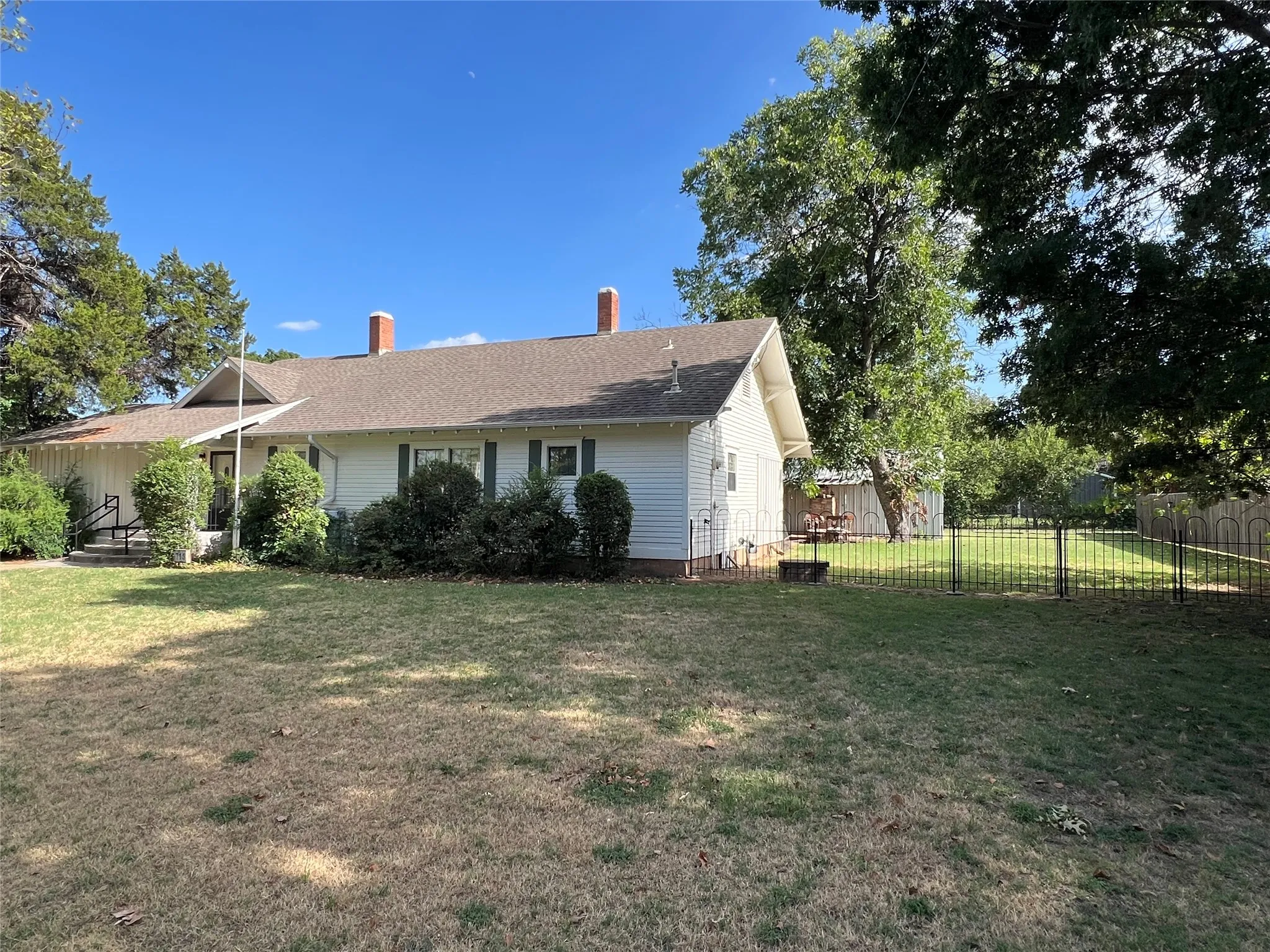 Single Family Residence For Sale in Clay County , 715 E Ikard Street, Henrietta, Texas 76365, 3 Bedrooms, 1 Bathroom, Garage spaces, 1,532 Sqft, built in 1917, Price $214,000, mls#21345412, Real Estate Agent in Henrietta, Homes For Sale in Clay county, Homes For Sale in Henrietta, Realtor in Henrietta Texas, Real Estate Brokerage Independent Realty Texas, Luminita Cordes Realtor