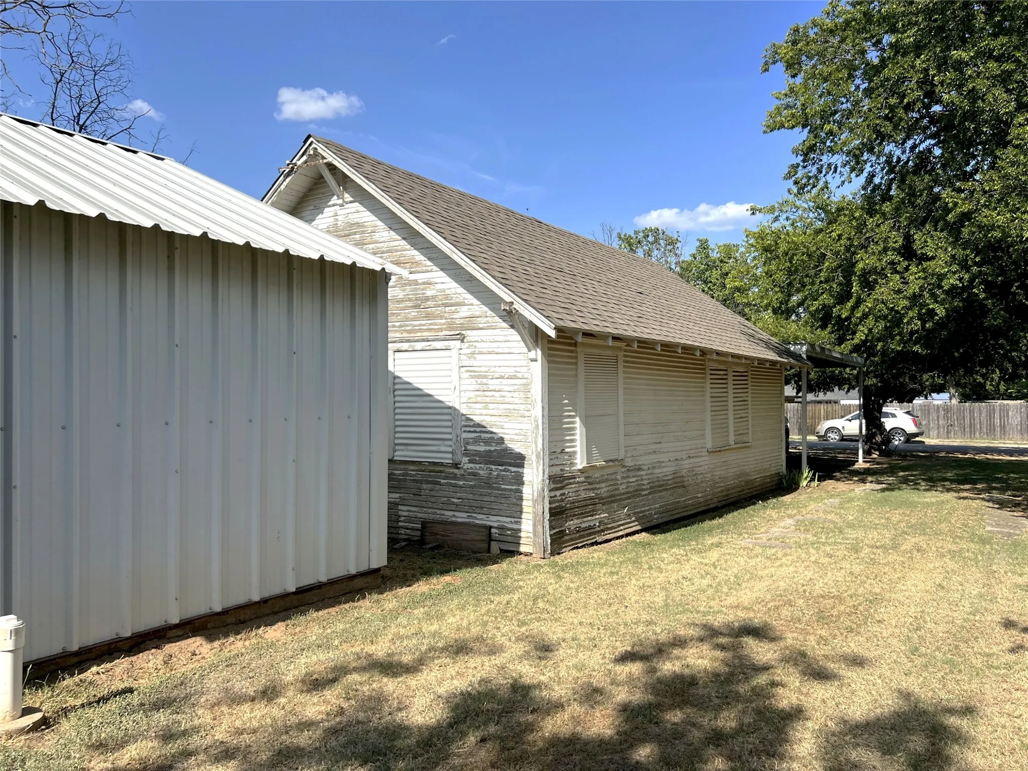 Single Family Residence For Sale in Clay County , 715 E Ikard Street, Henrietta, Texas 76365, 3 Bedrooms, 1 Bathroom, Garage spaces, 1,532 Sqft, built in 1917, Price $214,000, mls#21345412, Real Estate Agent in Henrietta, Homes For Sale in Clay county, Homes For Sale in Henrietta, Realtor in Henrietta Texas, Real Estate Brokerage Independent Realty Texas, Luminita Cordes Realtor