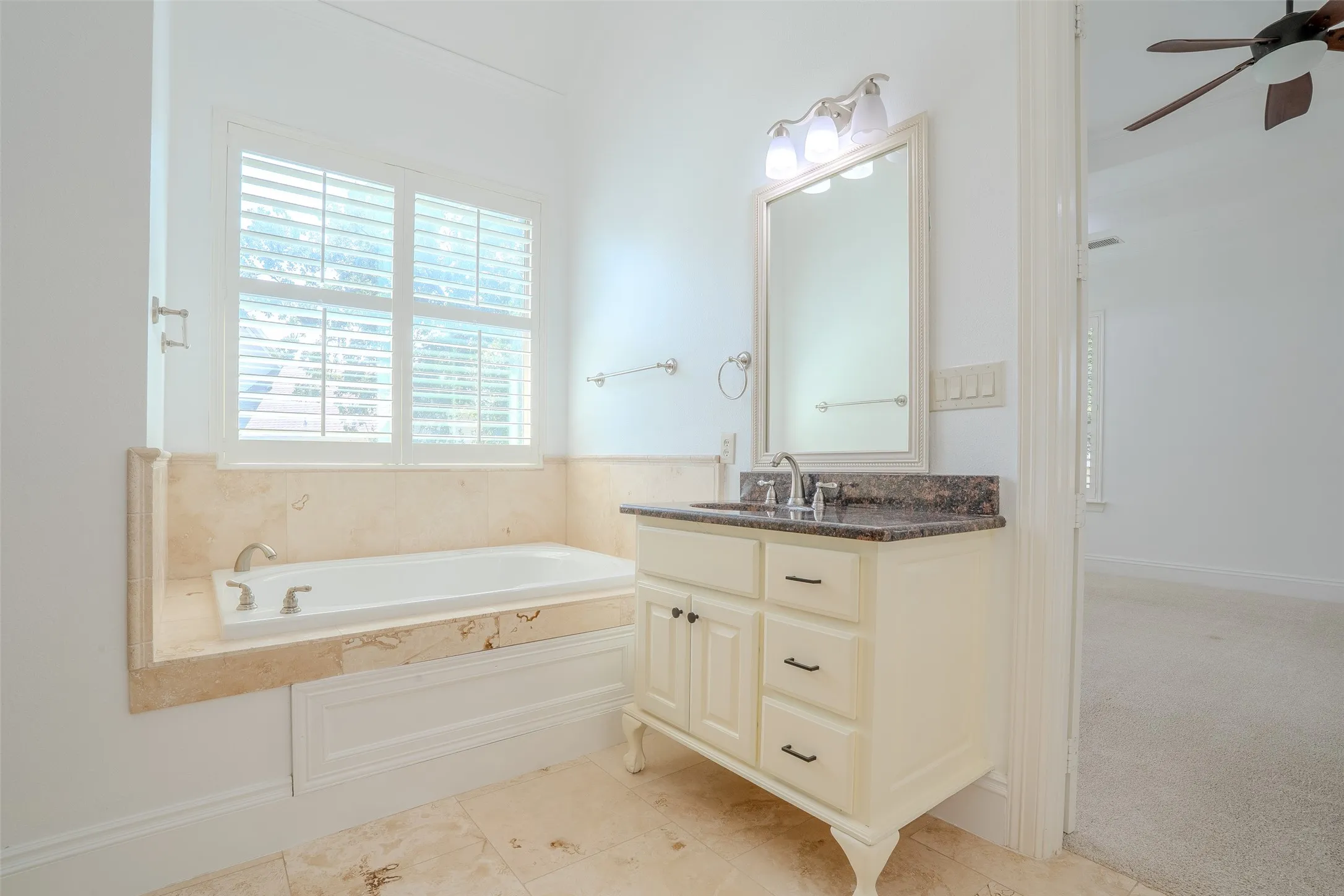 Single Family Residence For Sale in Denton County , 710 Corsica Court, Argyle, Texas 76226, 5 Bedroom, 5 Bathroom, 3 Garage spaces, 4,018 Sqft, built in 2010, mls#21339895, Real Estate Agent in Argyle, Homes For Sale in Denton county, Homes For Sale in Argyle, Realtor in Argyle Texas, Real Estate Brokerage Independent Realty Texas, Luminita Cordes Realtor