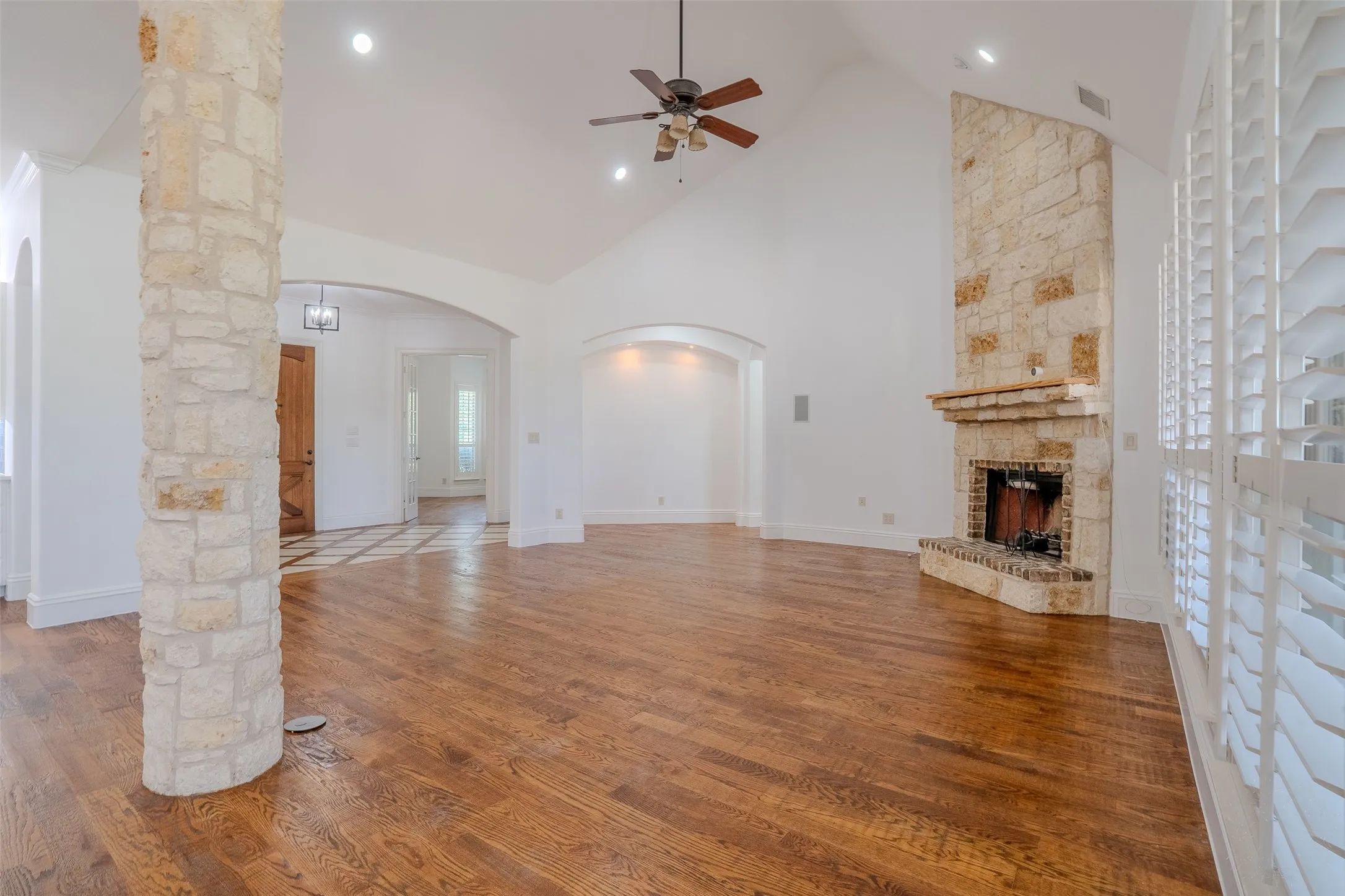 Single Family Residence For Sale in Denton County , 710 Corsica Court, Argyle, Texas 76226, 5 Bedroom, 5 Bathroom, 3 Garage spaces, 4,018 Sqft, built in 2010, mls#21339895, Real Estate Agent in Argyle, Homes For Sale in Denton county, Homes For Sale in Argyle, Realtor in Argyle Texas, Real Estate Brokerage Independent Realty Texas, Luminita Cordes Realtor