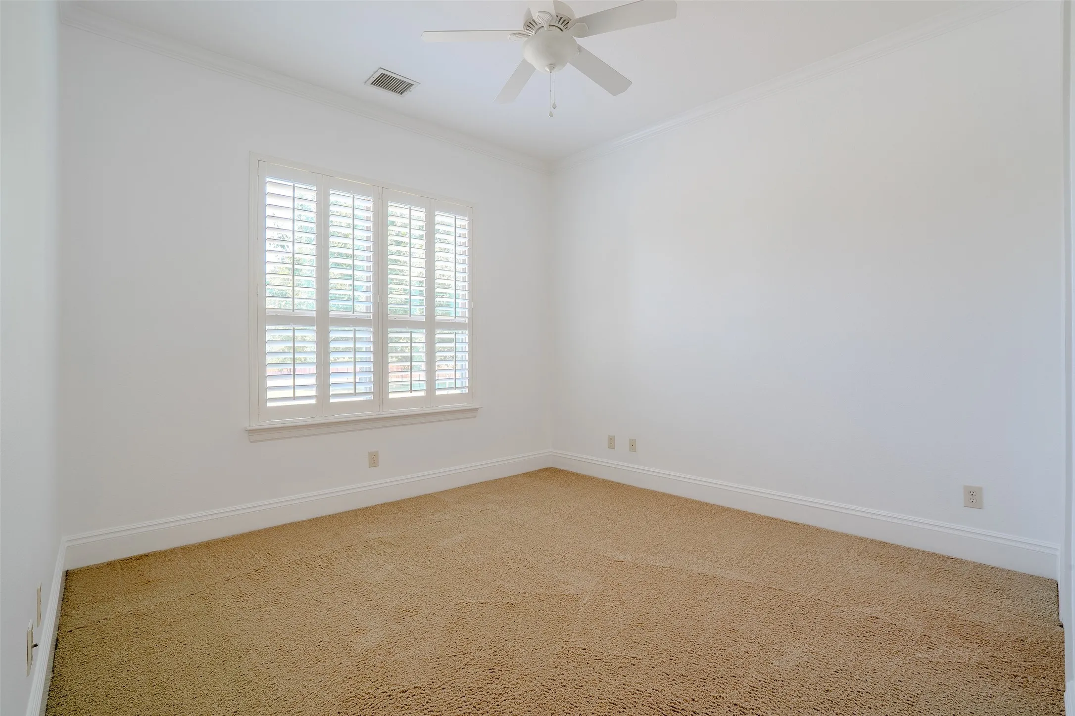 upstairs secondary with ensuite bath