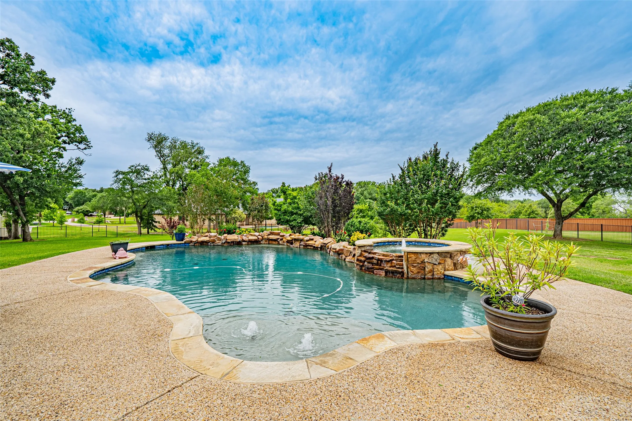 gorgeous and relaxing salt water pool and hot tub