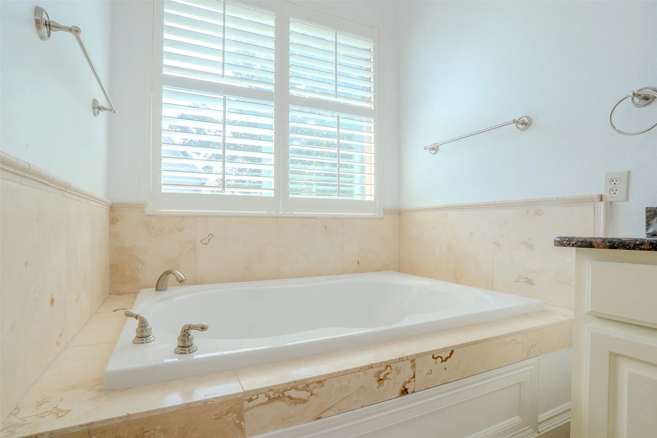 Jacuzzi tub