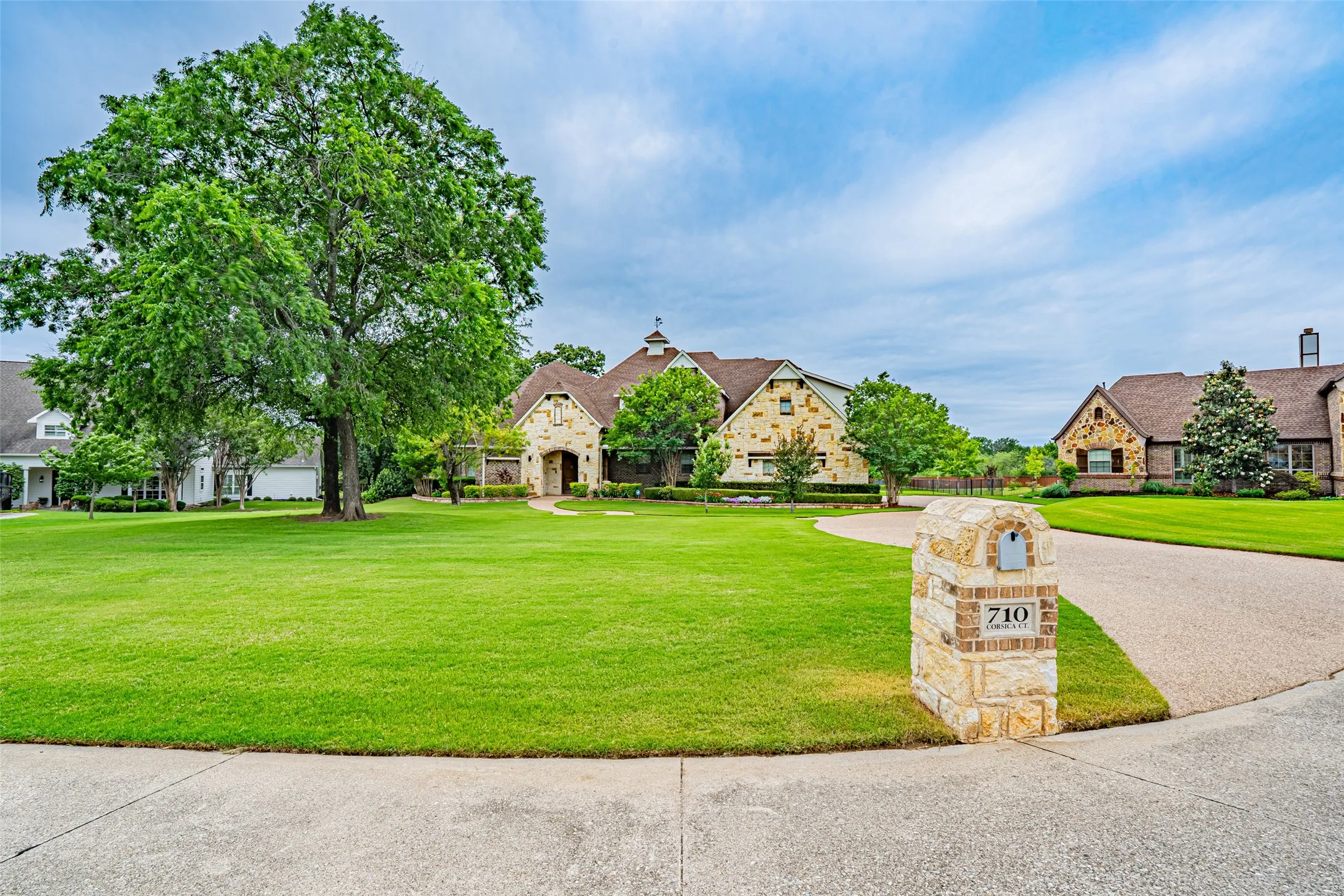 Single Family Residence For Sale in Denton County , 710 Corsica Court, Argyle, Texas 76226, 5 Bedroom, 5 Bathroom, 3 Garage spaces, 4,018 Sqft, built in 2010, mls#21339895, Real Estate Agent in Argyle, Homes For Sale in Denton county, Homes For Sale in Argyle, Realtor in Argyle Texas, Real Estate Brokerage Independent Realty Texas, Luminita Cordes Realtor