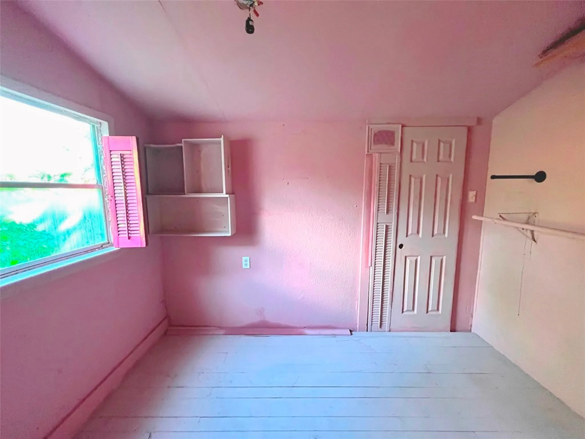 Single Family Residence For Sale in Kaufman County , 301 S Main Street, Crandall, Texas 75114, 2 Bedroom, 2 Bathroom, Garage spaces, 1,132 Sqft, built in 1950, mls#21345411, Real Estate Agent in Crandall, Homes For Sale in Kaufman county, Homes For Sale in Crandall, Realtor in Crandall Texas, Real Estate Brokerage Independent Realty Texas, Luminita Cordes Realtor