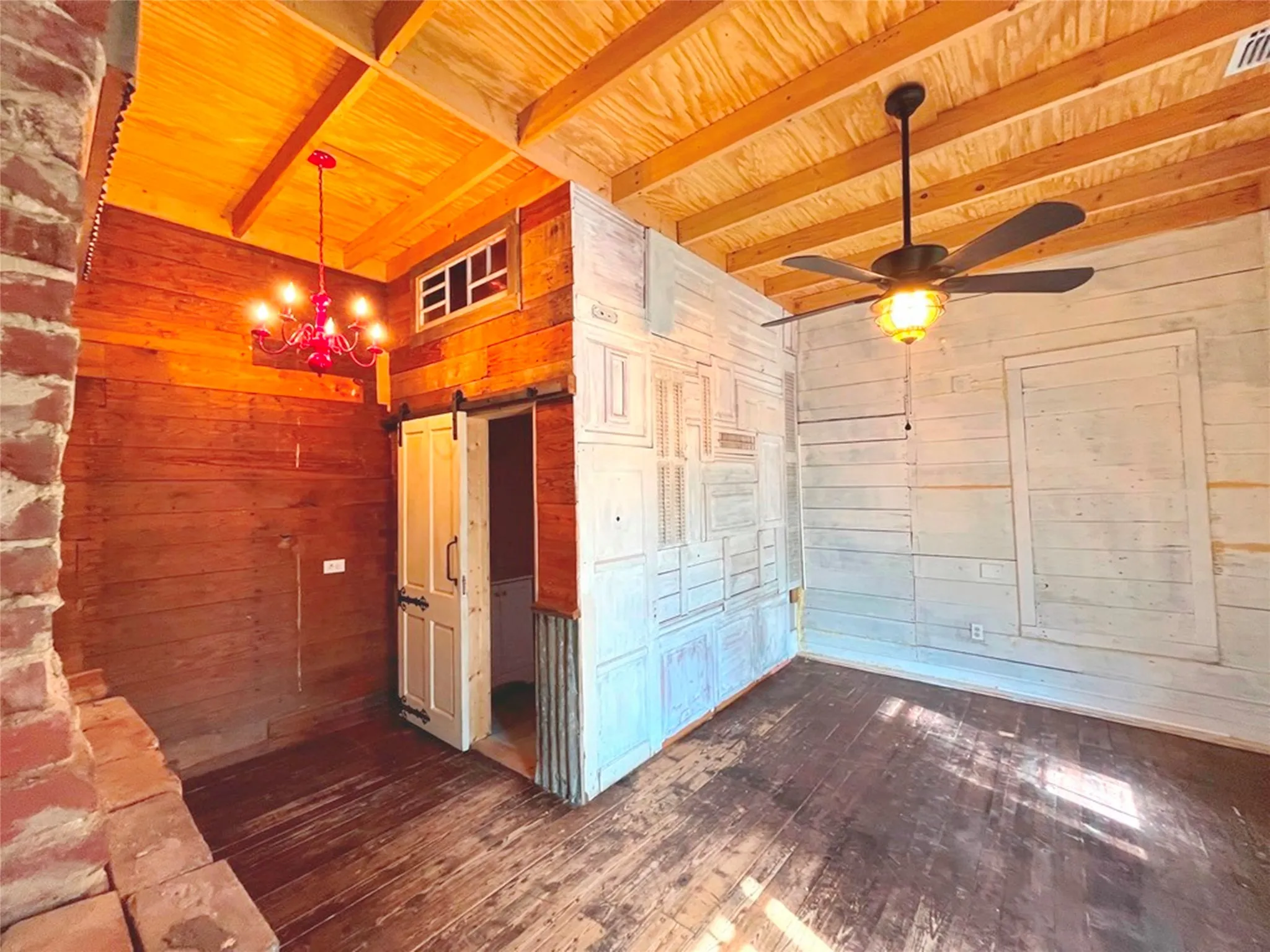Single Family Residence For Sale in Kaufman County , 301 S Main Street, Crandall, Texas 75114, 2 Bedroom, 2 Bathroom, Garage spaces, 1,132 Sqft, built in 1950, mls#21345411, Real Estate Agent in Crandall, Homes For Sale in Kaufman county, Homes For Sale in Crandall, Realtor in Crandall Texas, Real Estate Brokerage Independent Realty Texas, Luminita Cordes Realtor
