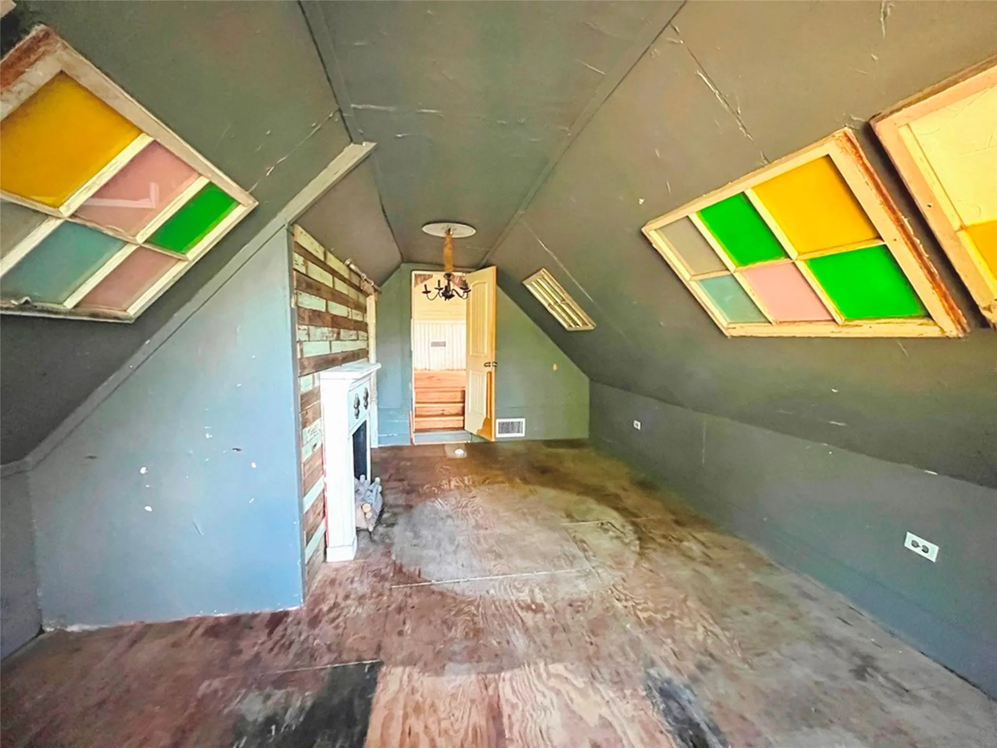 Single Family Residence For Sale in Kaufman County , 301 S Main Street, Crandall, Texas 75114, 2 Bedroom, 2 Bathroom, Garage spaces, 1,132 Sqft, built in 1950, mls#21345411, Real Estate Agent in Crandall, Homes For Sale in Kaufman county, Homes For Sale in Crandall, Realtor in Crandall Texas, Real Estate Brokerage Independent Realty Texas, Luminita Cordes Realtor