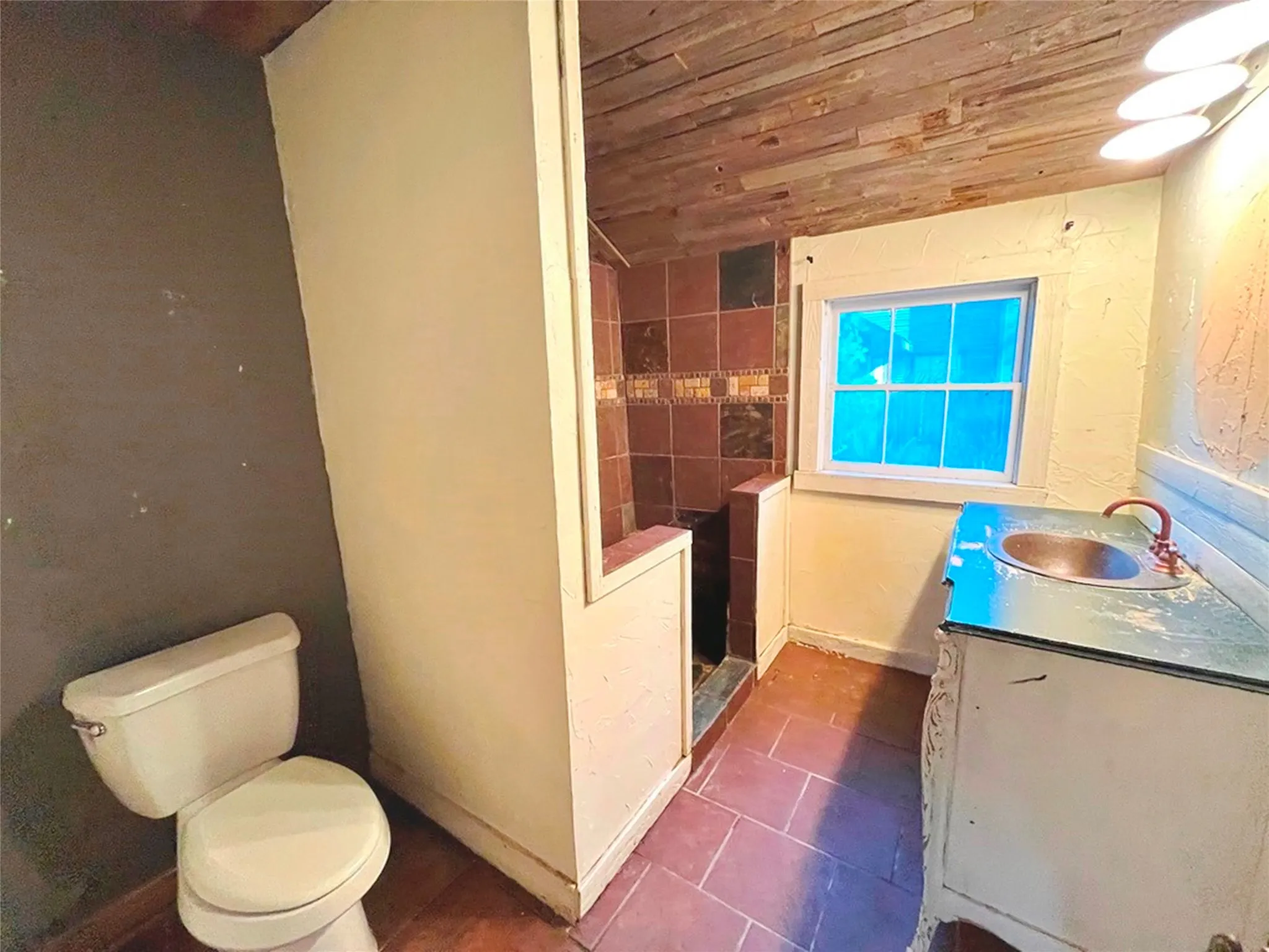 Single Family Residence For Sale in Kaufman County , 301 S Main Street, Crandall, Texas 75114, 2 Bedroom, 2 Bathroom, Garage spaces, 1,132 Sqft, built in 1950, mls#21345411, Real Estate Agent in Crandall, Homes For Sale in Kaufman county, Homes For Sale in Crandall, Realtor in Crandall Texas, Real Estate Brokerage Independent Realty Texas, Luminita Cordes Realtor