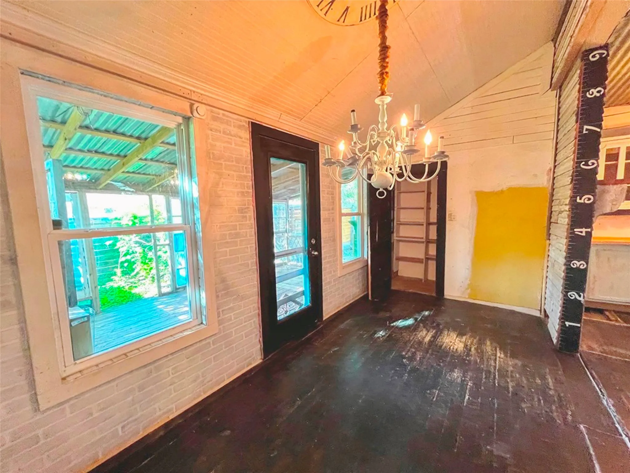 Single Family Residence For Sale in Kaufman County , 301 S Main Street, Crandall, Texas 75114, 2 Bedroom, 2 Bathroom, Garage spaces, 1,132 Sqft, built in 1950, mls#21345411, Real Estate Agent in Crandall, Homes For Sale in Kaufman county, Homes For Sale in Crandall, Realtor in Crandall Texas, Real Estate Brokerage Independent Realty Texas, Luminita Cordes Realtor