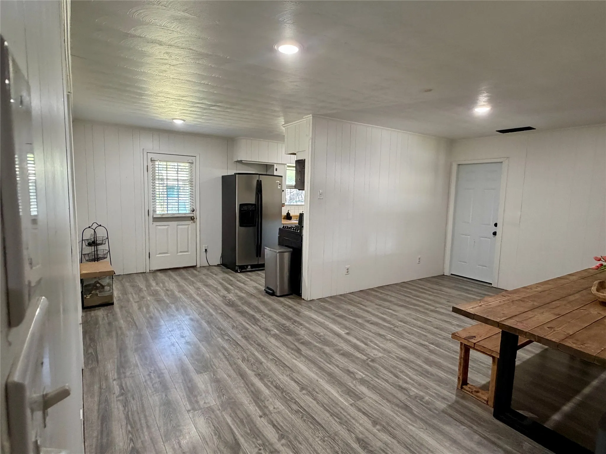 Single Family Residence For Sale in Kaufman County , 1599 Anthony Street, Kaufman, Texas 75142, 3 Bedroom, 2 Bathroom, 2 Garage spaces, 1,600 Sqft, built in 1961, mls#21341447, Real Estate Agent in Kaufman, Homes For Sale in Kaufman county, Homes For Sale in Kaufman, Realtor in Kaufman Texas, Real Estate Brokerage Independent Realty Texas, Luminita Cordes Realtor