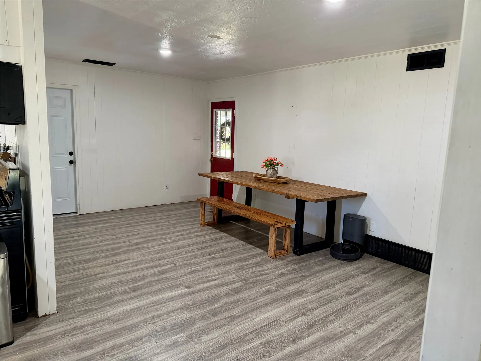 Single Family Residence For Sale in Kaufman County , 1599 Anthony Street, Kaufman, Texas 75142, 3 Bedroom, 2 Bathroom, 2 Garage spaces, 1,600 Sqft, built in 1961, mls#21341447, Real Estate Agent in Kaufman, Homes For Sale in Kaufman county, Homes For Sale in Kaufman, Realtor in Kaufman Texas, Real Estate Brokerage Independent Realty Texas, Luminita Cordes Realtor