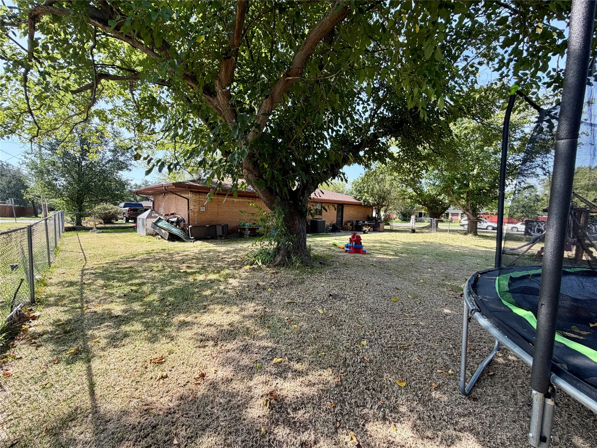 Single Family Residence For Sale in Kaufman County , 1599 Anthony Street, Kaufman, Texas 75142, 3 Bedroom, 2 Bathroom, 2 Garage spaces, 1,600 Sqft, built in 1961, mls#21341447, Real Estate Agent in Kaufman, Homes For Sale in Kaufman county, Homes For Sale in Kaufman, Realtor in Kaufman Texas, Real Estate Brokerage Independent Realty Texas, Luminita Cordes Realtor