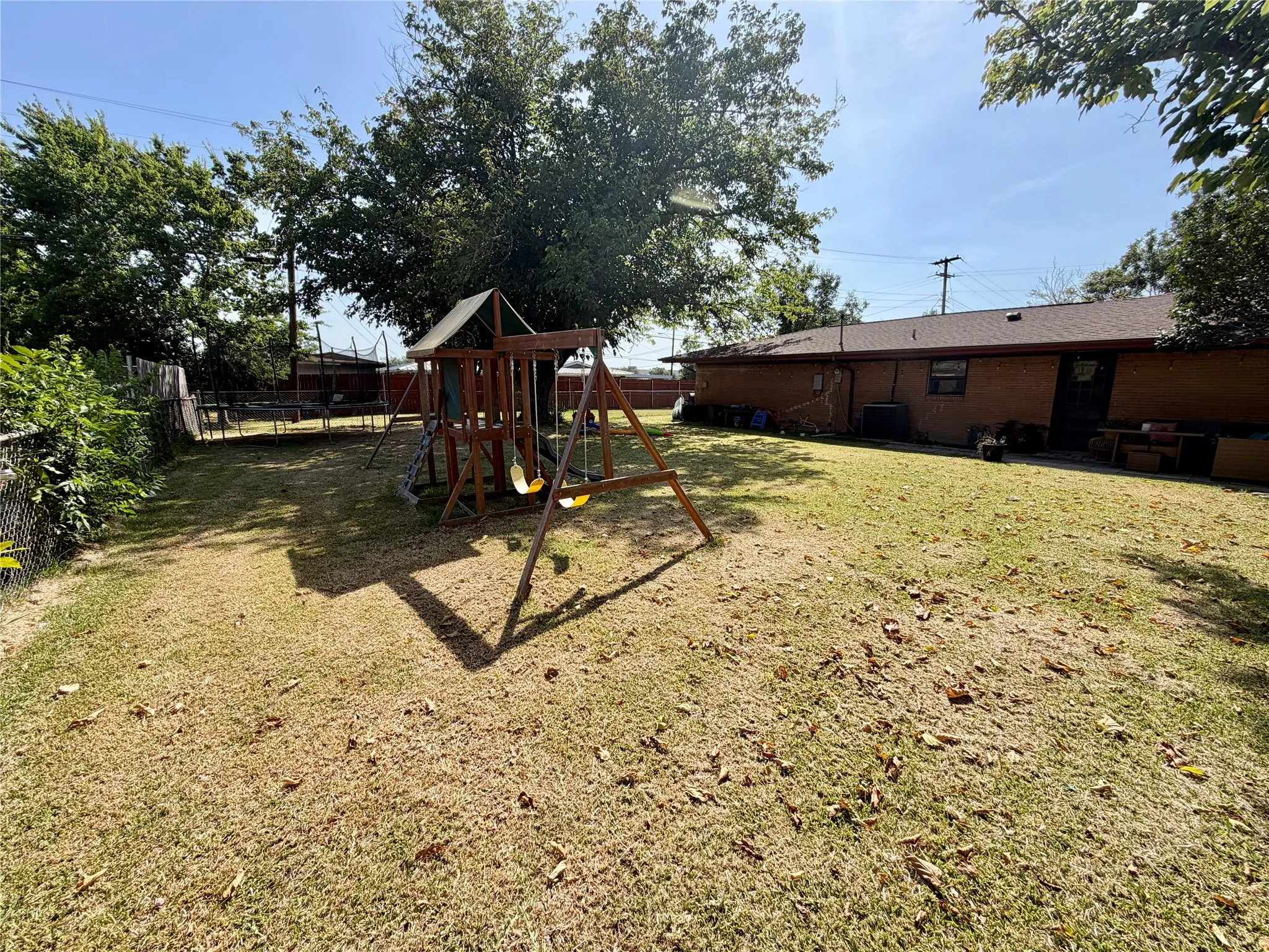Single Family Residence For Sale in Kaufman County , 1599 Anthony Street, Kaufman, Texas 75142, 3 Bedroom, 2 Bathroom, 2 Garage spaces, 1,600 Sqft, built in 1961, mls#21341447, Real Estate Agent in Kaufman, Homes For Sale in Kaufman county, Homes For Sale in Kaufman, Realtor in Kaufman Texas, Real Estate Brokerage Independent Realty Texas, Luminita Cordes Realtor