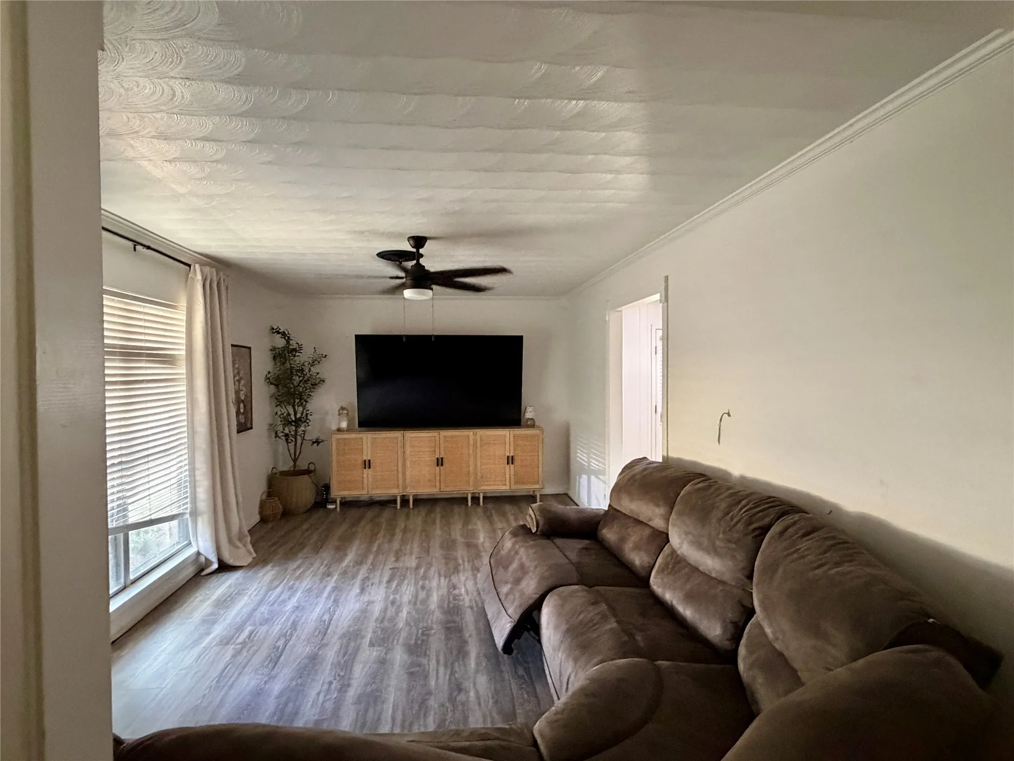 Single Family Residence For Sale in Kaufman County , 1599 Anthony Street, Kaufman, Texas 75142, 3 Bedroom, 2 Bathroom, 2 Garage spaces, 1,600 Sqft, built in 1961, mls#21341447, Real Estate Agent in Kaufman, Homes For Sale in Kaufman county, Homes For Sale in Kaufman, Realtor in Kaufman Texas, Real Estate Brokerage Independent Realty Texas, Luminita Cordes Realtor