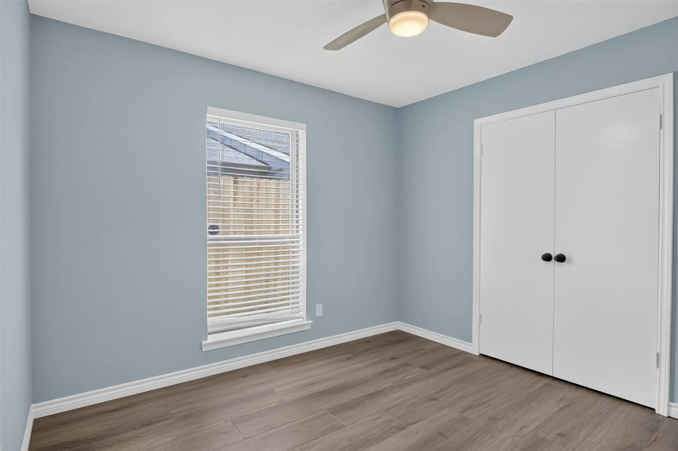 Single Family Residence For Sale in Tarrant County , 1915 Lavon Creek Lane, Arlington, Texas 76006, 3 Bedroom, 2 Bathroom, 2 Garage spaces, 1,970 Sqft, built in 1979, mls#21336532, Real Estate Agent in Arlington, Homes For Sale in Tarrant county, Homes For Sale in Arlington, Realtor in Arlington Texas, Real Estate Brokerage Independent Realty Texas, Luminita Cordes Realtor