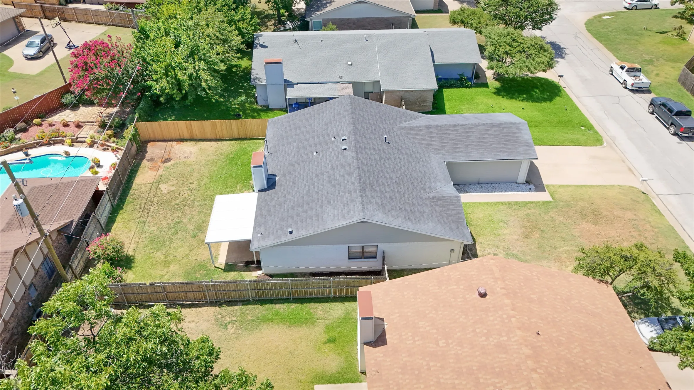 Single Family Residence For Sale in Tarrant County , 1915 Lavon Creek Lane, Arlington, Texas 76006, 3 Bedroom, 2 Bathroom, 2 Garage spaces, 1,970 Sqft, built in 1979, mls#21336532, Real Estate Agent in Arlington, Homes For Sale in Tarrant county, Homes For Sale in Arlington, Realtor in Arlington Texas, Real Estate Brokerage Independent Realty Texas, Luminita Cordes Realtor