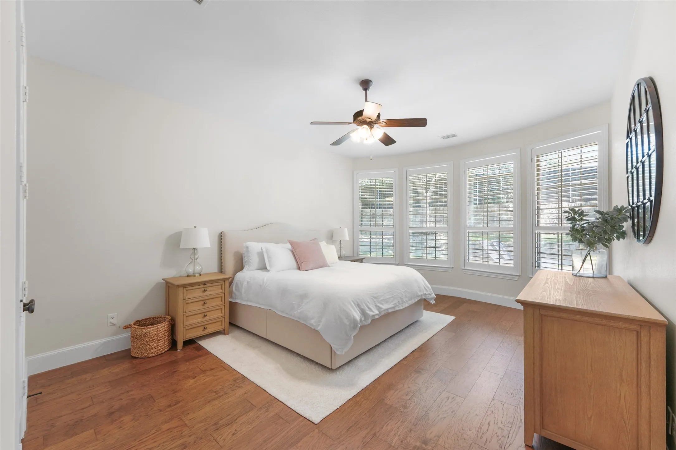 Single Family Residence For Sale in Collin County , 3401 Sliding Rock Drive, Mc Kinney, Texas 75070, 5 Bedroom, 4 Bathroom, 3 Garage spaces, 4,019 Sqft, built in 2006, mls#21340060, Real Estate Agent in Mc Kinney, Homes For Sale in Collin county, Homes For Sale in Mc Kinney, Realtor in Mc Kinney Texas, Real Estate Brokerage Independent Realty Texas, Luminita Cordes Realtor