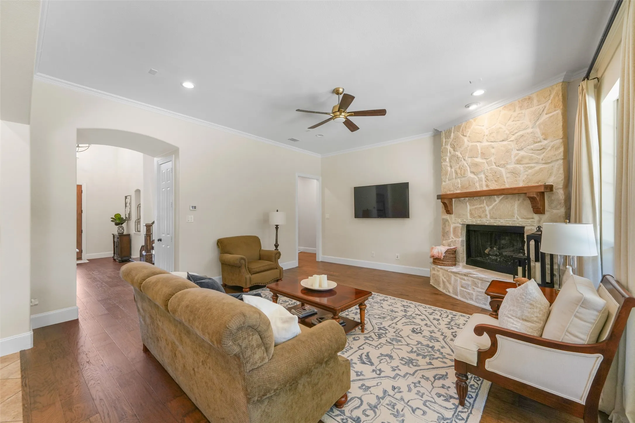 Single Family Residence For Sale in Collin County , 3401 Sliding Rock Drive, Mc Kinney, Texas 75070, 5 Bedroom, 4 Bathroom, 3 Garage spaces, 4,019 Sqft, built in 2006, mls#21340060, Real Estate Agent in Mc Kinney, Homes For Sale in Collin county, Homes For Sale in Mc Kinney, Realtor in Mc Kinney Texas, Real Estate Brokerage Independent Realty Texas, Luminita Cordes Realtor
