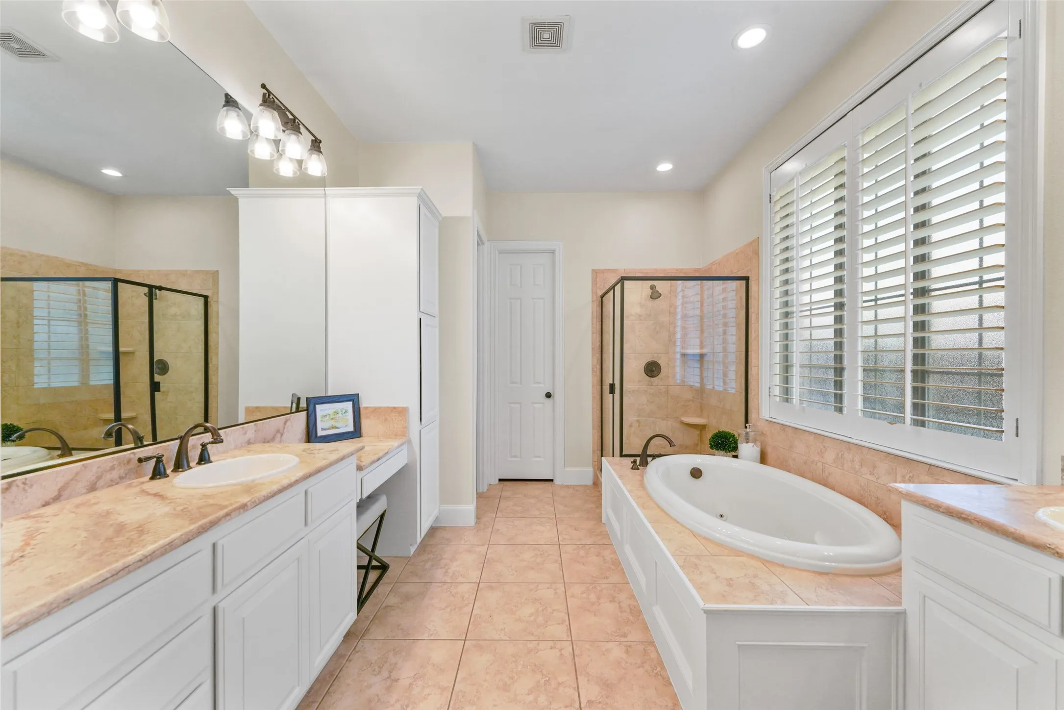 Single Family Residence For Sale in Collin County , 3401 Sliding Rock Drive, Mc Kinney, Texas 75070, 5 Bedroom, 4 Bathroom, 3 Garage spaces, 4,019 Sqft, built in 2006, mls#21340060, Real Estate Agent in Mc Kinney, Homes For Sale in Collin county, Homes For Sale in Mc Kinney, Realtor in Mc Kinney Texas, Real Estate Brokerage Independent Realty Texas, Luminita Cordes Realtor