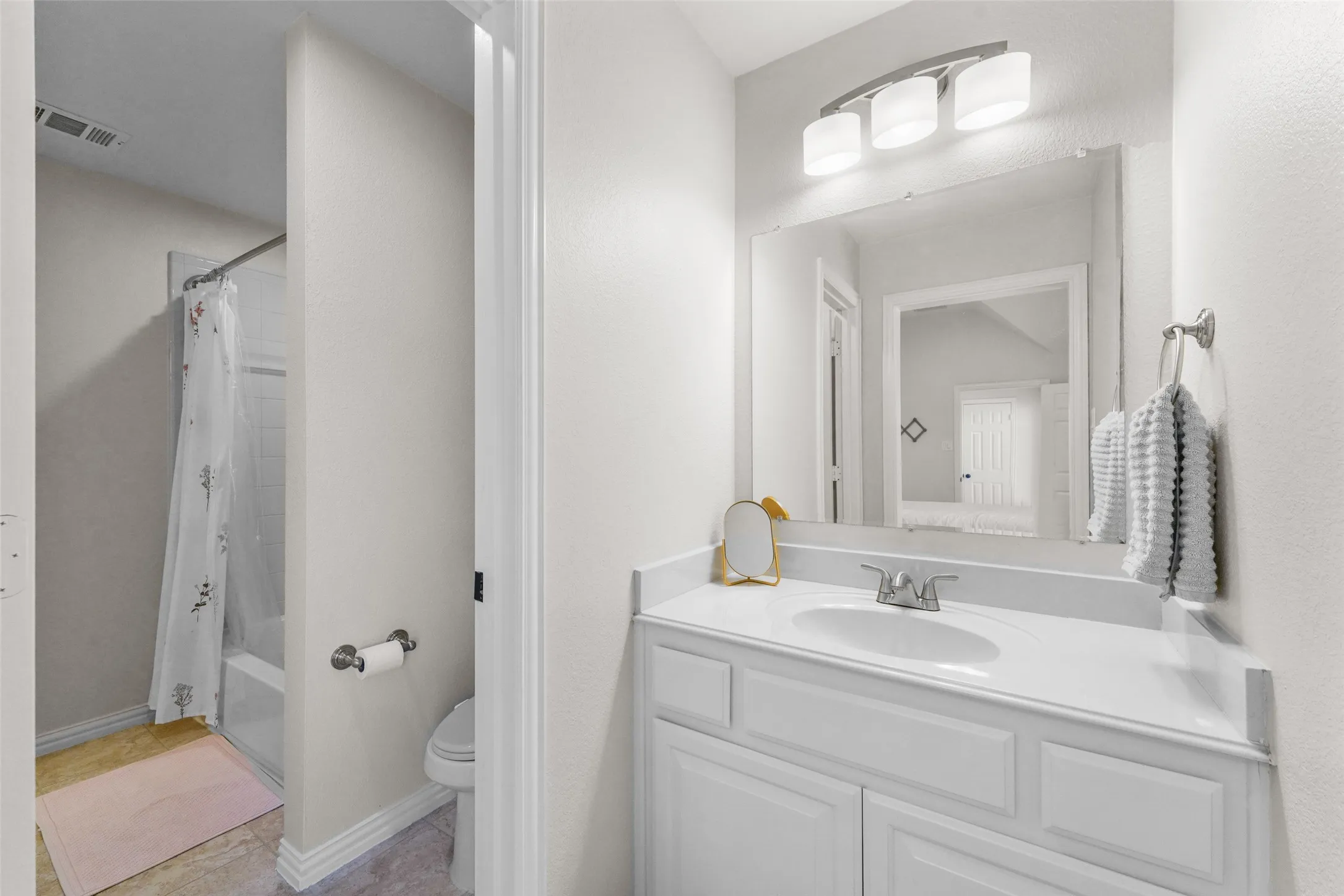Single Family Residence For Sale in Collin County , 3401 Sliding Rock Drive, Mc Kinney, Texas 75070, 5 Bedroom, 4 Bathroom, 3 Garage spaces, 4,019 Sqft, built in 2006, mls#21340060, Real Estate Agent in Mc Kinney, Homes For Sale in Collin county, Homes For Sale in Mc Kinney, Realtor in Mc Kinney Texas, Real Estate Brokerage Independent Realty Texas, Luminita Cordes Realtor