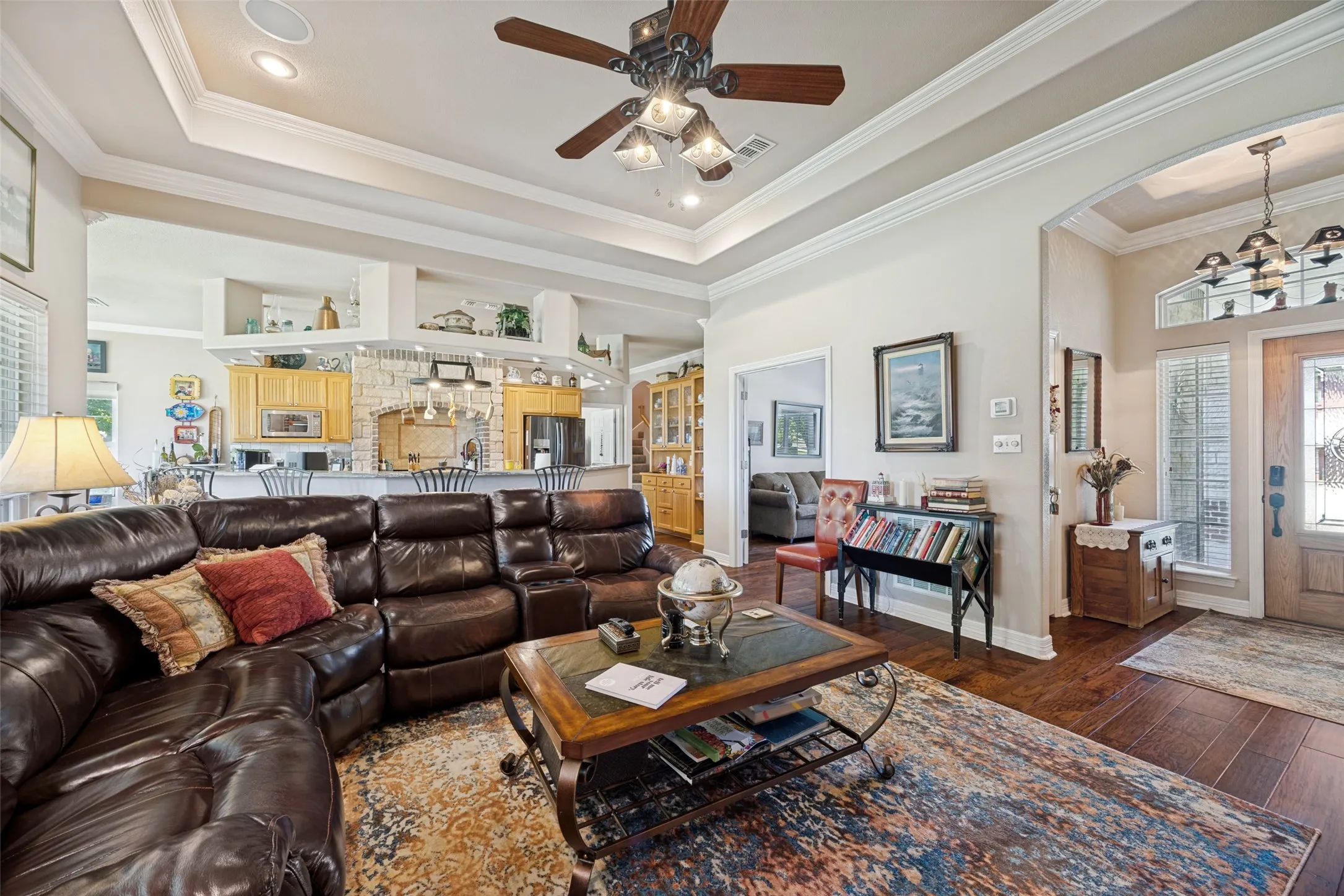 Single Family Residence For Sale in Grayson County , 108 Texoma Terrace Road, Denison, Texas 75020, 2 Bedroom, 4 Bathroom, 2 Garage spaces, 2,628 Sqft, built in 2005, mls#21342409, Real Estate Agent in Denison, Homes For Sale in Grayson county, Homes For Sale in Denison, Realtor in Denison Texas, Real Estate Brokerage Independent Realty Texas, Luminita Cordes Realtor