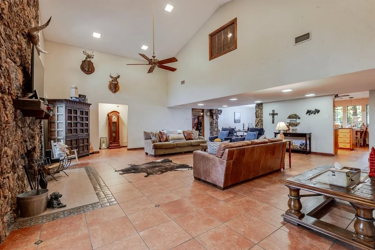 Single Family Residence For Sale in Tarrant County , 1459 Warrington Court, Fort Worth, Texas 76112, 5 Bedroom, 3 Bathroom, 2 Garage spaces, 3,756 Sqft, built in 1983, mls#21333481, Real Estate Agent in Fort Worth, Homes For Sale in Tarrant county, Homes For Sale in Fort Worth, Realtor in Fort Worth Texas, Real Estate Brokerage Independent Realty Texas, Luminita Cordes Realtor