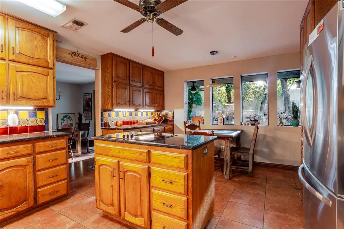 Single Family Residence For Sale in Tarrant County , 1459 Warrington Court, Fort Worth, Texas 76112, 5 Bedroom, 3 Bathroom, 2 Garage spaces, 3,756 Sqft, built in 1983, mls#21333481, Real Estate Agent in Fort Worth, Homes For Sale in Tarrant county, Homes For Sale in Fort Worth, Realtor in Fort Worth Texas, Real Estate Brokerage Independent Realty Texas, Luminita Cordes Realtor