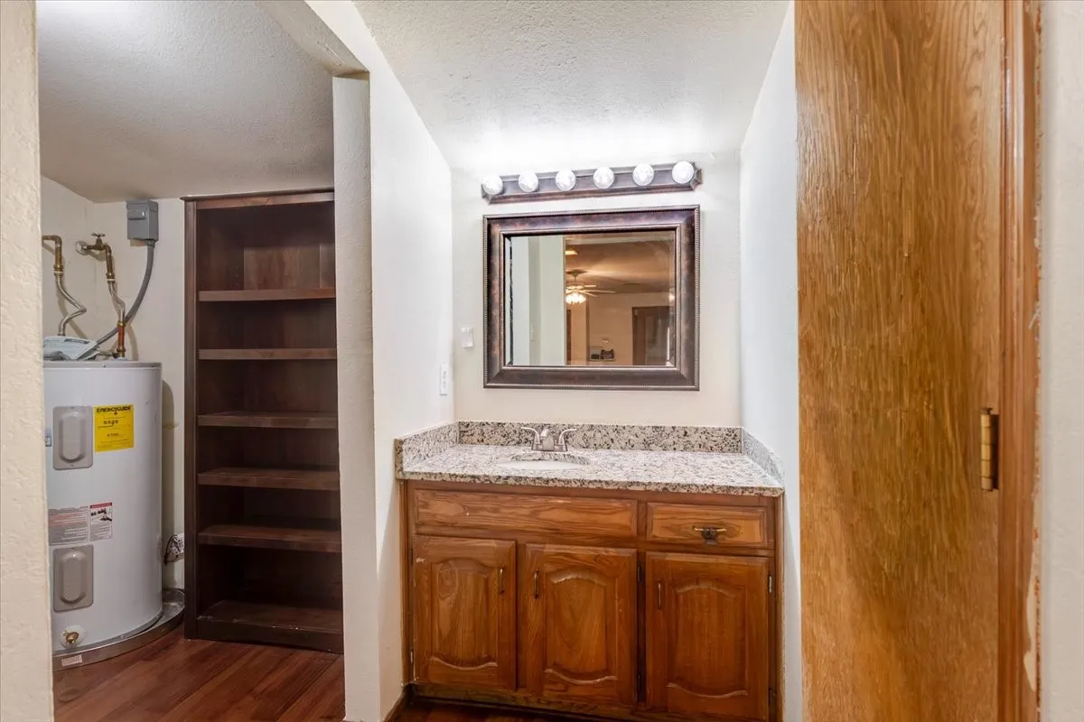 Single Family Residence For Sale in Tarrant County , 1459 Warrington Court, Fort Worth, Texas 76112, 5 Bedroom, 3 Bathroom, 2 Garage spaces, 3,756 Sqft, built in 1983, mls#21333481, Real Estate Agent in Fort Worth, Homes For Sale in Tarrant county, Homes For Sale in Fort Worth, Realtor in Fort Worth Texas, Real Estate Brokerage Independent Realty Texas, Luminita Cordes Realtor