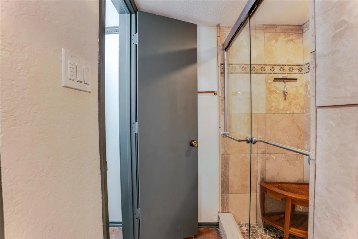 Single Family Residence For Sale in Tarrant County , 1459 Warrington Court, Fort Worth, Texas 76112, 5 Bedroom, 3 Bathroom, 2 Garage spaces, 3,756 Sqft, built in 1983, mls#21333481, Real Estate Agent in Fort Worth, Homes For Sale in Tarrant county, Homes For Sale in Fort Worth, Realtor in Fort Worth Texas, Real Estate Brokerage Independent Realty Texas, Luminita Cordes Realtor
