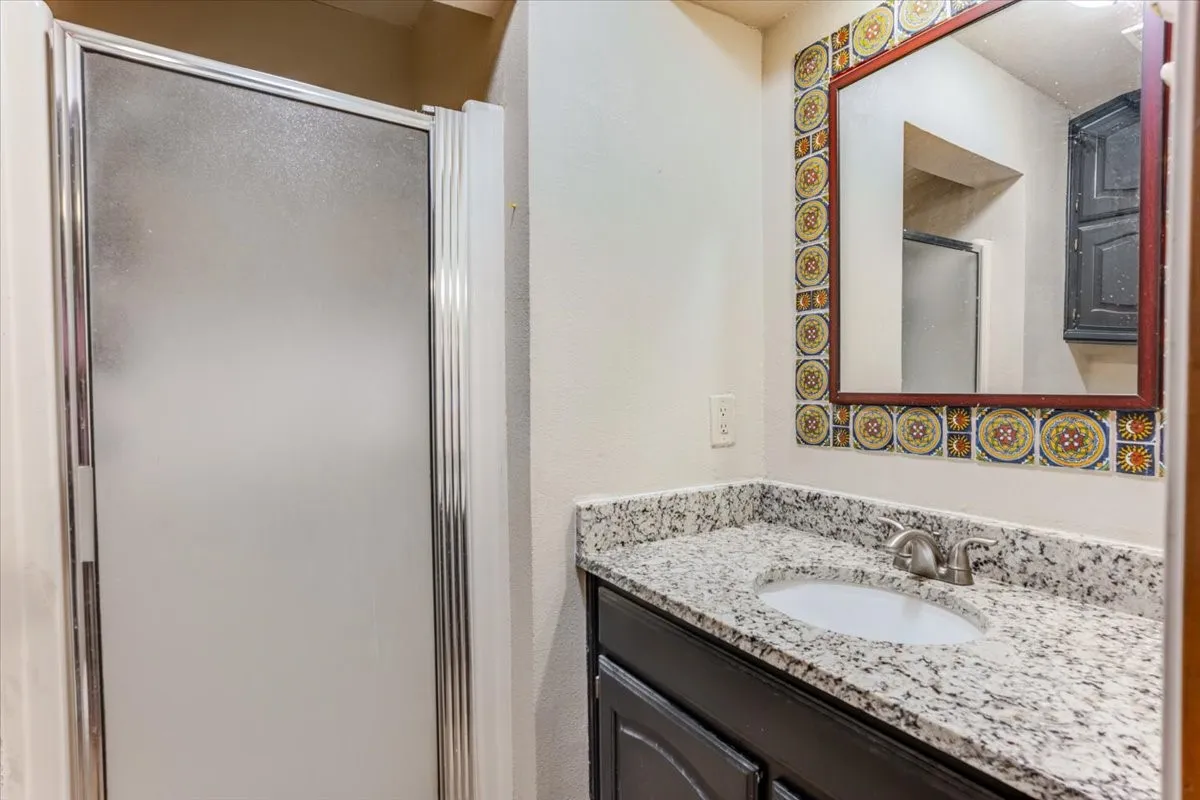 second primary room bathroom