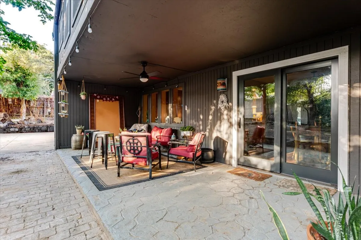 Single Family Residence For Sale in Tarrant County , 1459 Warrington Court, Fort Worth, Texas 76112, 5 Bedroom, 3 Bathroom, 2 Garage spaces, 3,756 Sqft, built in 1983, mls#21333481, Real Estate Agent in Fort Worth, Homes For Sale in Tarrant county, Homes For Sale in Fort Worth, Realtor in Fort Worth Texas, Real Estate Brokerage Independent Realty Texas, Luminita Cordes Realtor