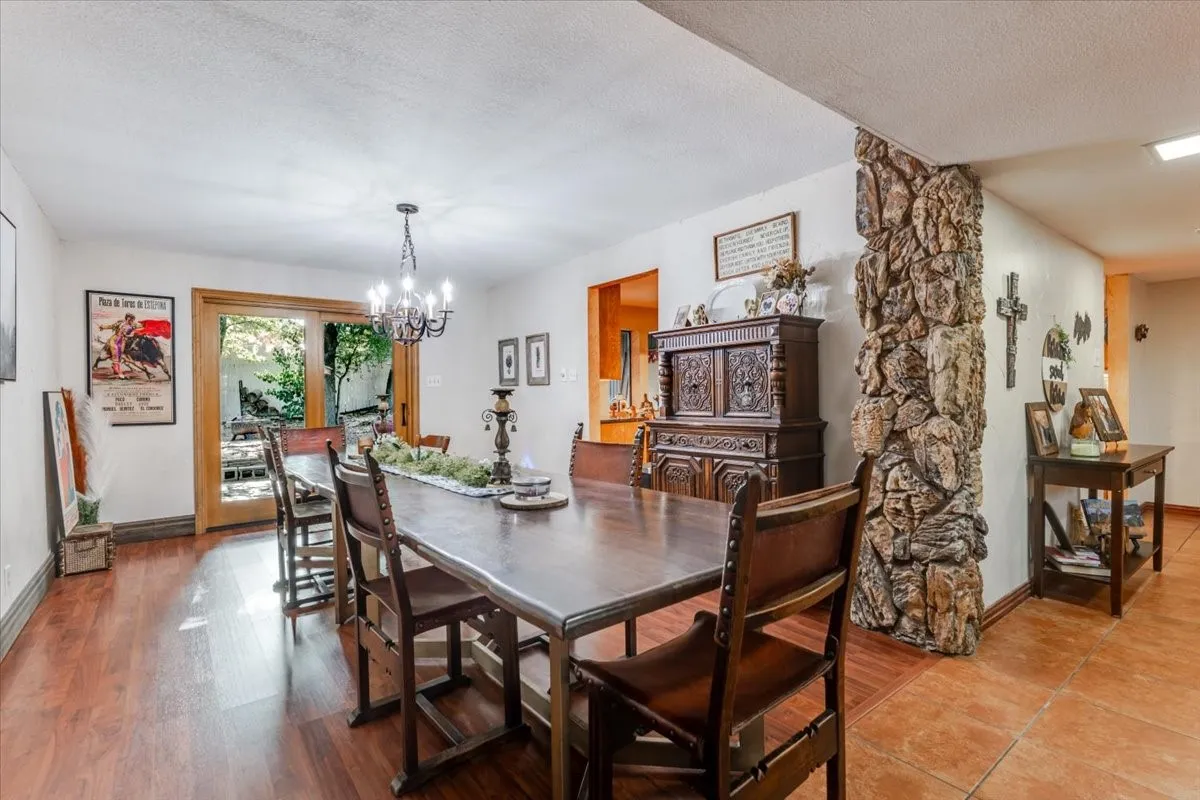 Single Family Residence For Sale in Tarrant County , 1459 Warrington Court, Fort Worth, Texas 76112, 5 Bedroom, 3 Bathroom, 2 Garage spaces, 3,756 Sqft, built in 1983, mls#21333481, Real Estate Agent in Fort Worth, Homes For Sale in Tarrant county, Homes For Sale in Fort Worth, Realtor in Fort Worth Texas, Real Estate Brokerage Independent Realty Texas, Luminita Cordes Realtor