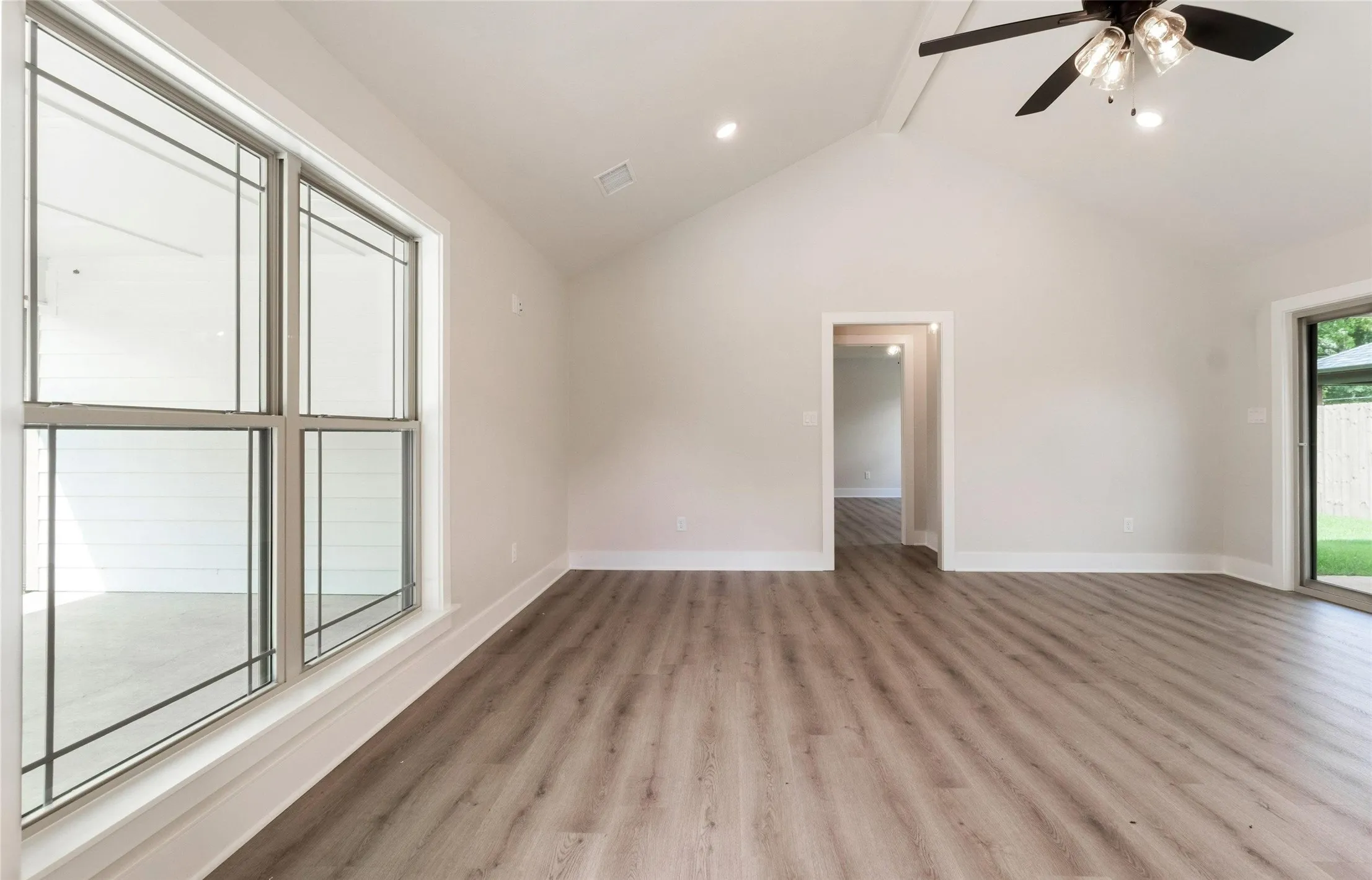 Single Family Residence For Sale in Cherokee County , 425 S Bonner Street, Jacksonville, Texas 75766, 2 Bedrooms, 2 Bathrooms, Garage spaces, 1,018 Sqft, built in 2026, Price $213,780, mls#21340874, Real Estate Agent in Jacksonville, Homes For Sale in Cherokee county, Homes For Sale in Jacksonville, Realtor in Jacksonville Texas, Real Estate Brokerage Independent Realty Texas, Luminita Cordes Realtor