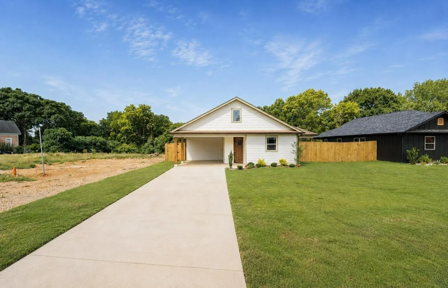 Single Family Residence For Sale in Cherokee County , 425 S Bonner Street, Jacksonville, Texas 75766, 2 Bedrooms, 2 Bathrooms, Garage spaces, 1,018 Sqft, built in 2026, Price $213,780, mls#21340874, Real Estate Agent in Jacksonville, Homes For Sale in Cherokee county, Homes For Sale in Jacksonville, Realtor in Jacksonville Texas, Real Estate Brokerage Independent Realty Texas, Luminita Cordes Realtor