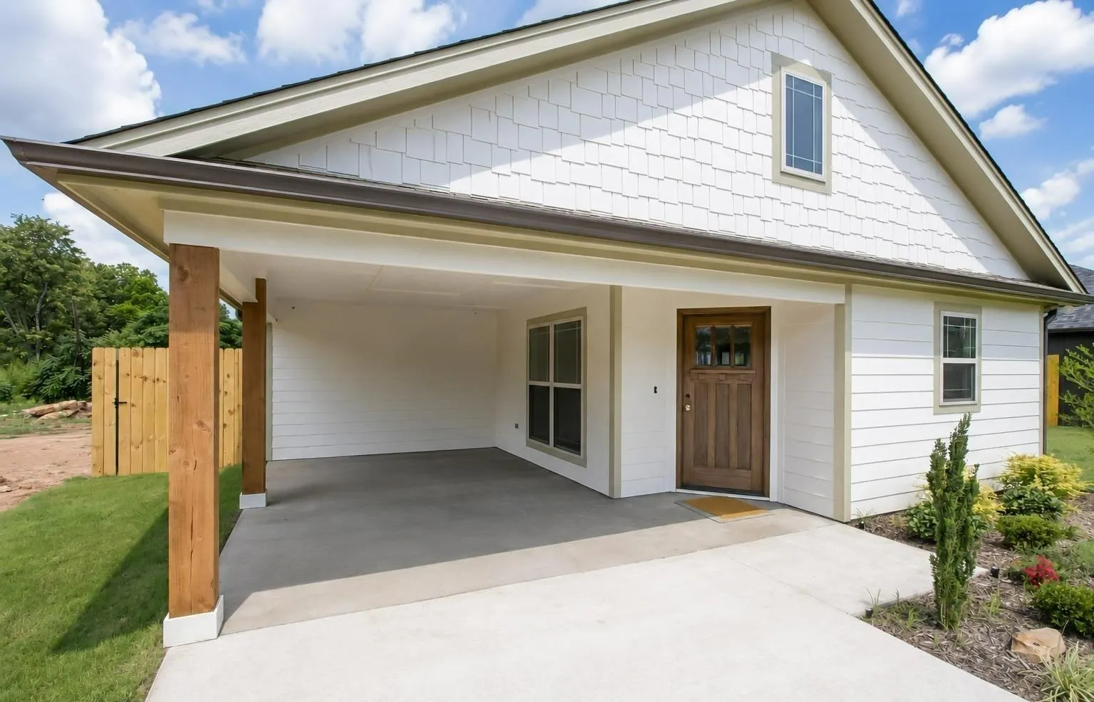 Single Family Residence For Sale in Cherokee County , 425 S Bonner Street, Jacksonville, Texas 75766, 2 Bedrooms, 2 Bathrooms, Garage spaces, 1,018 Sqft, built in 2026, Price $213,780, mls#21340874, Real Estate Agent in Jacksonville, Homes For Sale in Cherokee county, Homes For Sale in Jacksonville, Realtor in Jacksonville Texas, Real Estate Brokerage Independent Realty Texas, Luminita Cordes Realtor