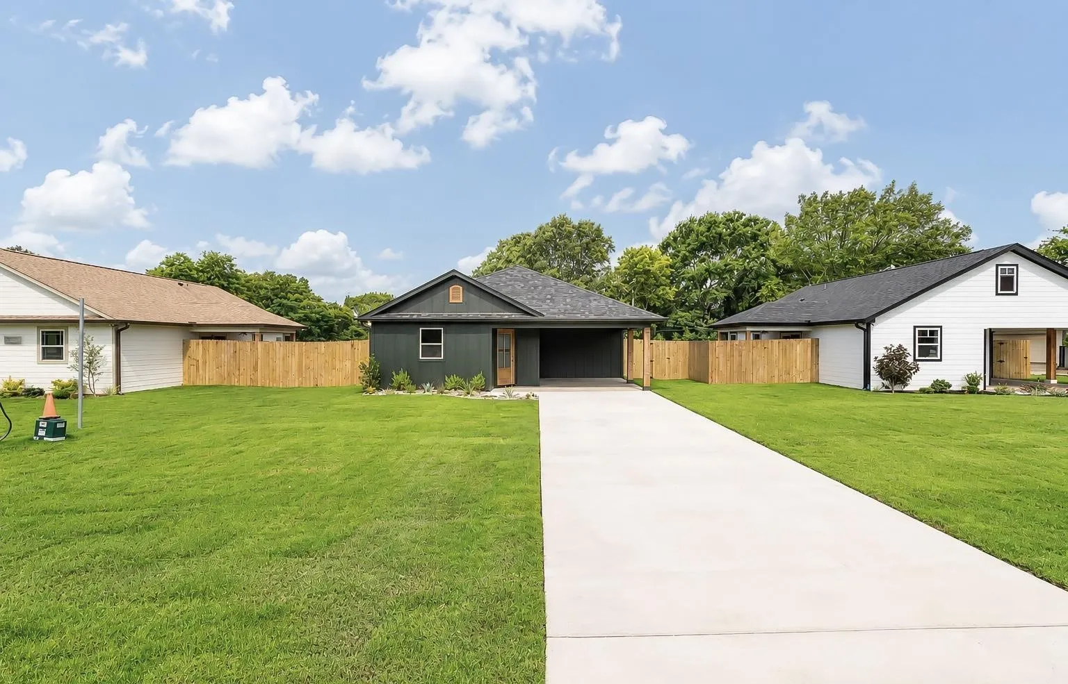 Single Family Residence For Sale in Cherokee County , 423 S Bonner Street, Jacksonville, Texas 75766, 2 Bedrooms, 2 Bathrooms, Garage spaces, 1,018 Sqft, built in 2026, Price $213,780, mls#21340846, Real Estate Agent in Jacksonville, Homes For Sale in Cherokee county, Homes For Sale in Jacksonville, Realtor in Jacksonville Texas, Real Estate Brokerage Independent Realty Texas, Luminita Cordes Realtor