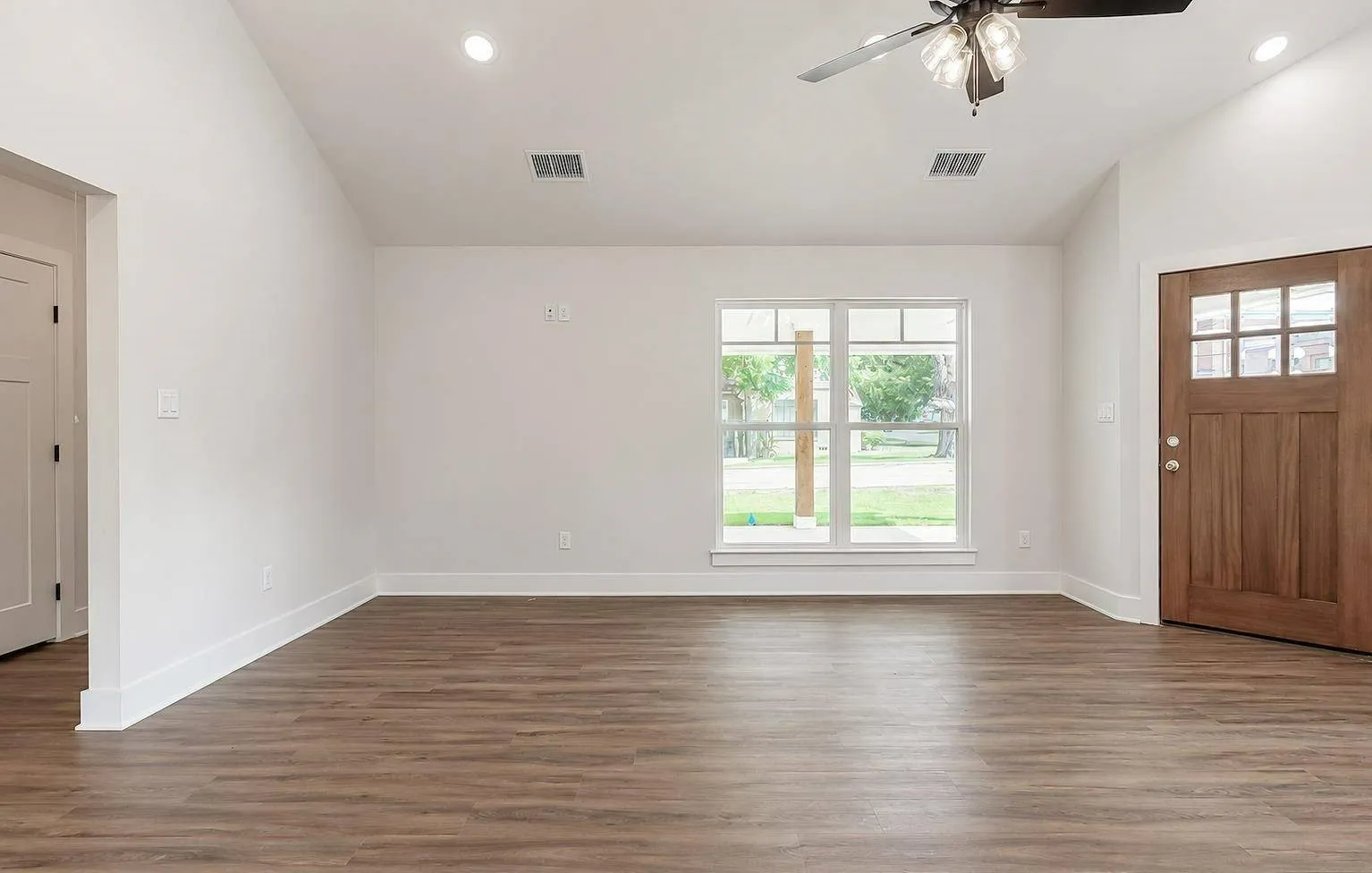 Single Family Residence For Sale in Cherokee County , 421 S Bonner Street, Jacksonville, Texas 75766, 2 Bedrooms, 2 Bathrooms, Garage spaces, 1,018 Sqft, built in 2026, Price $213,780, mls#21340677, Real Estate Agent in Jacksonville, Homes For Sale in Cherokee county, Homes For Sale in Jacksonville, Realtor in Jacksonville Texas, Real Estate Brokerage Independent Realty Texas, Luminita Cordes Realtor
