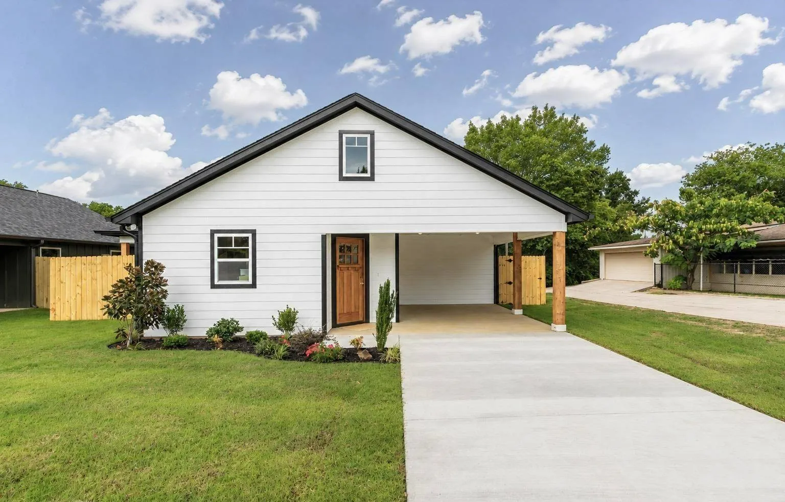Single Family Residence For Sale in Cherokee County , 421 S Bonner Street, Jacksonville, Texas 75766, 2 Bedrooms, 2 Bathrooms, Garage spaces, 1,018 Sqft, built in 2026, Price $213,780, mls#21340677, Real Estate Agent in Jacksonville, Homes For Sale in Cherokee county, Homes For Sale in Jacksonville, Realtor in Jacksonville Texas, Real Estate Brokerage Independent Realty Texas, Luminita Cordes Realtor