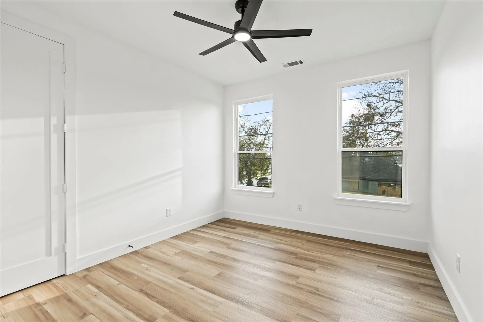 Single Family Residence For Sale in Dallas County , 2401 Peabody Avenue, Dallas, Texas 75215, 4 Bedroom, 4 Bathroom, 2 Garage spaces, 2,701 Sqft, built in 2025, mls#21345257, Real Estate Agent in Dallas, Homes For Sale in Dallas county, Homes For Sale in Dallas, Realtor in Dallas Texas, Real Estate Brokerage Independent Realty Texas, Luminita Cordes Realtor
