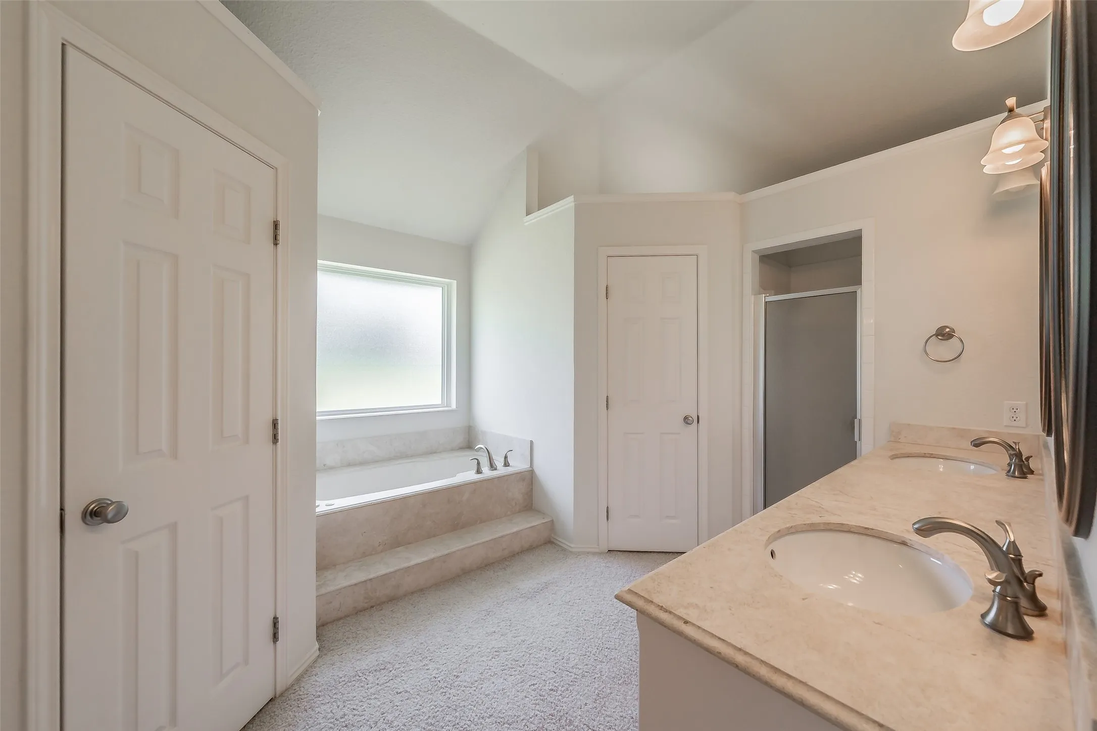 Single Family Residence For Sale in Tarrant County , 1057 Oak Valley Court, Keller, Texas 76248, 3 Bedroom, 2 Bathroom, 2 Garage spaces, 2,123 Sqft, built in 1993, mls#21340902, Real Estate Agent in Keller, Homes For Sale in Tarrant county, Homes For Sale in Keller, Realtor in Keller Texas, Real Estate Brokerage Independent Realty Texas, Luminita Cordes Realtor
