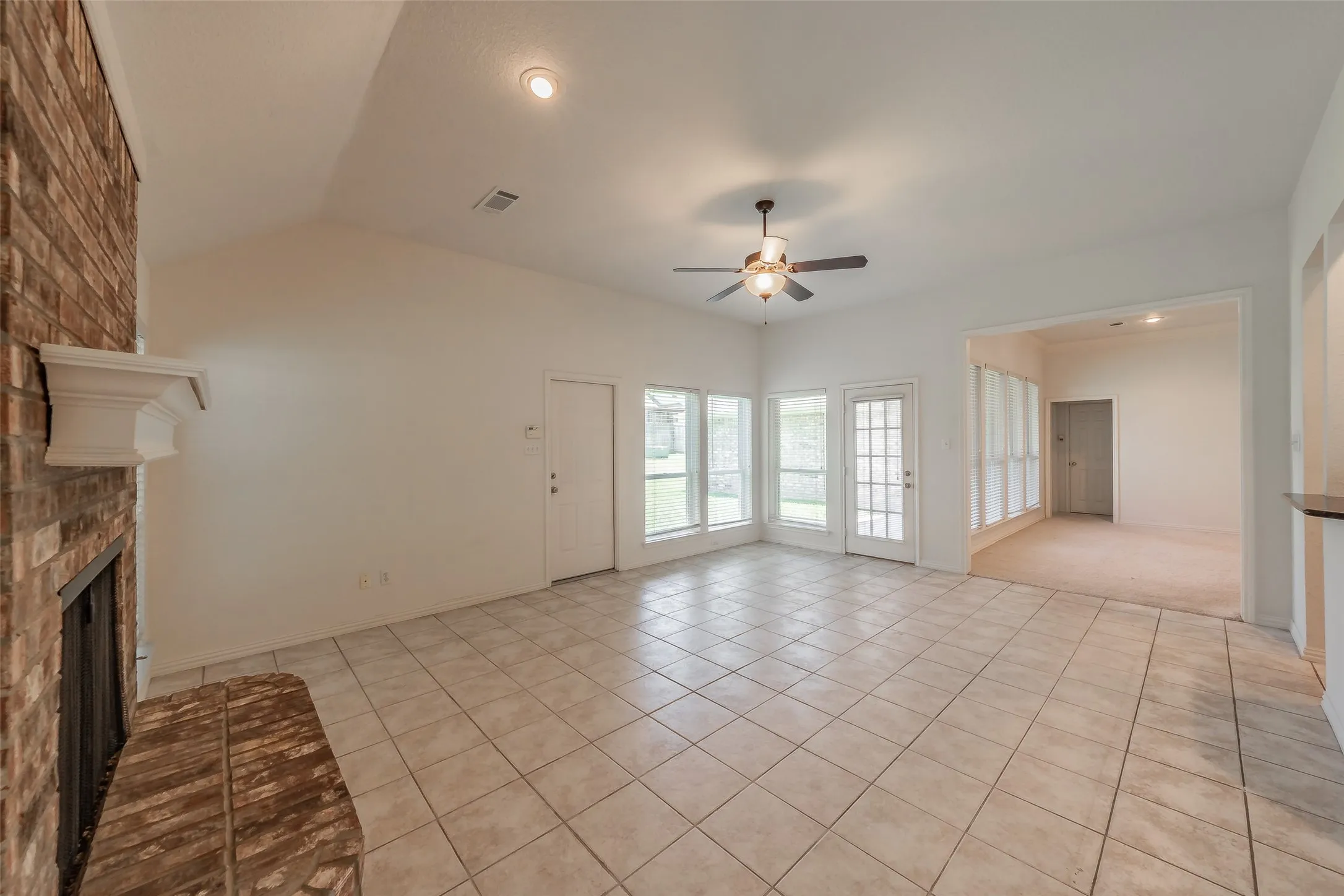 Single Family Residence For Sale in Tarrant County , 1057 Oak Valley Court, Keller, Texas 76248, 3 Bedroom, 2 Bathroom, 2 Garage spaces, 2,123 Sqft, built in 1993, mls#21340902, Real Estate Agent in Keller, Homes For Sale in Tarrant county, Homes For Sale in Keller, Realtor in Keller Texas, Real Estate Brokerage Independent Realty Texas, Luminita Cordes Realtor